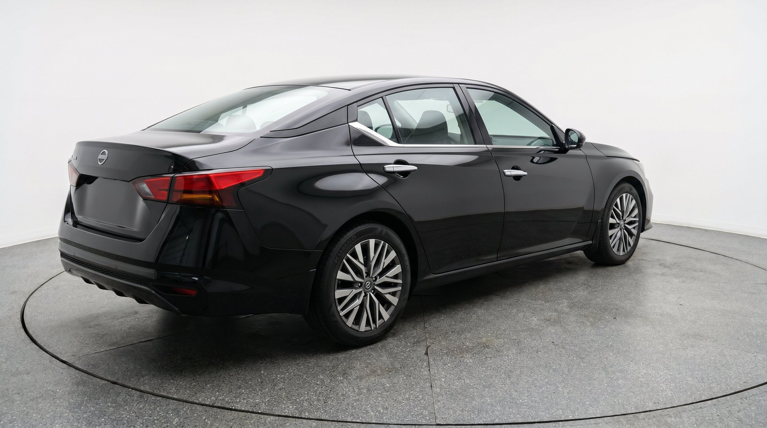 Thumbnail: 2025 Nissan Altima - 9