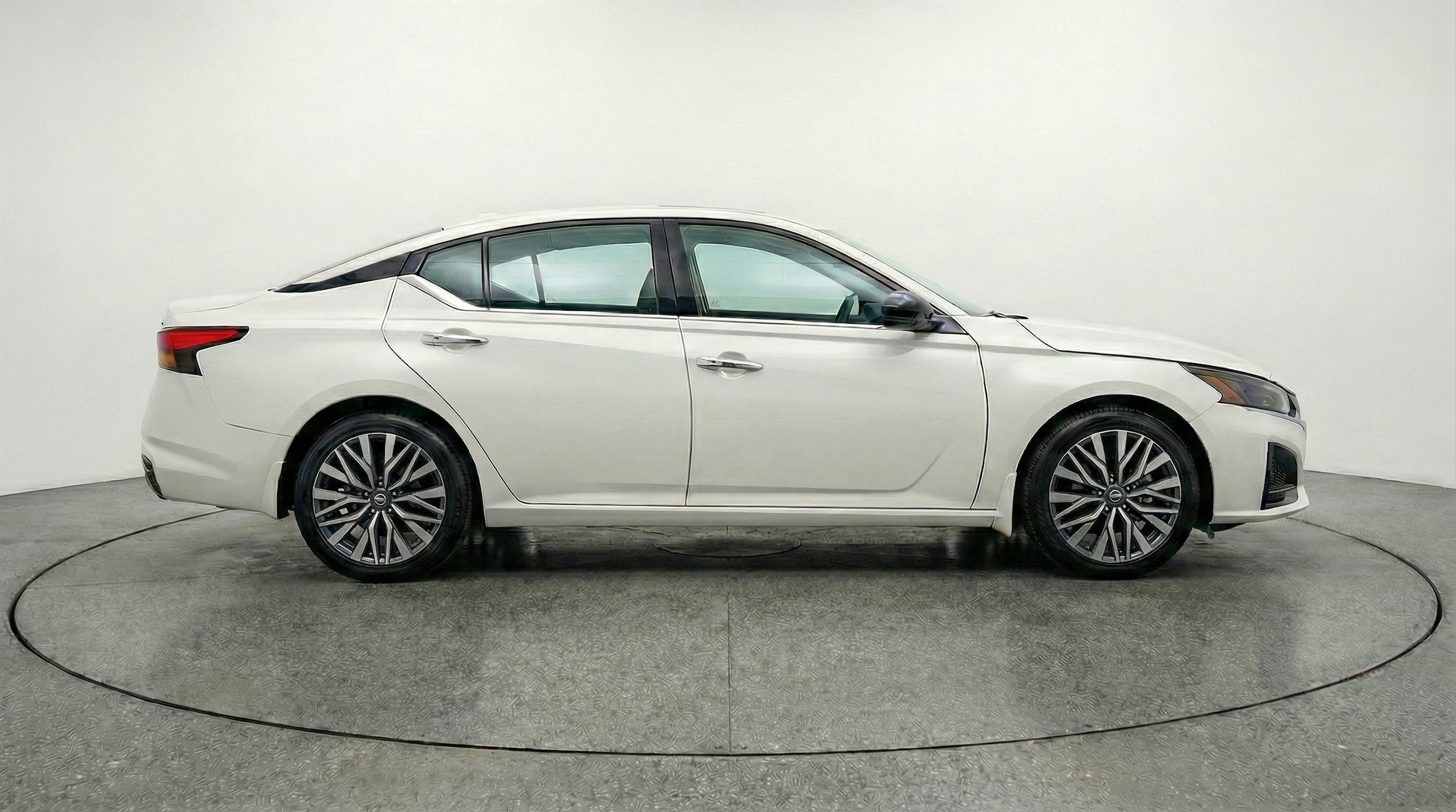 Thumbnail: 2025 Nissan Altima - 8