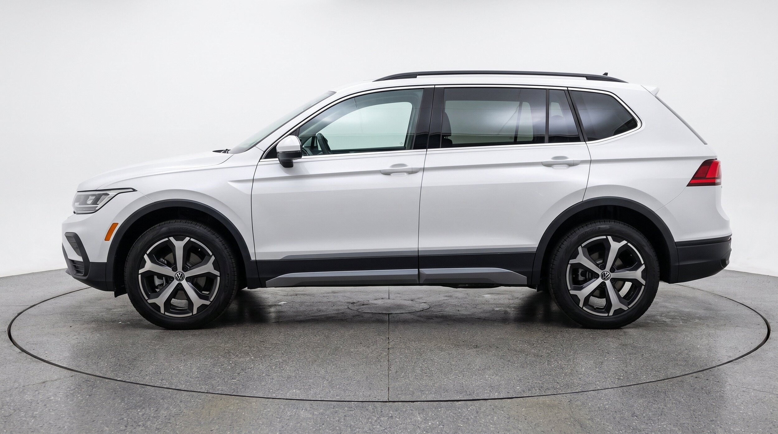 Thumbnail: 2026 Volkswagen Tiguan - 5