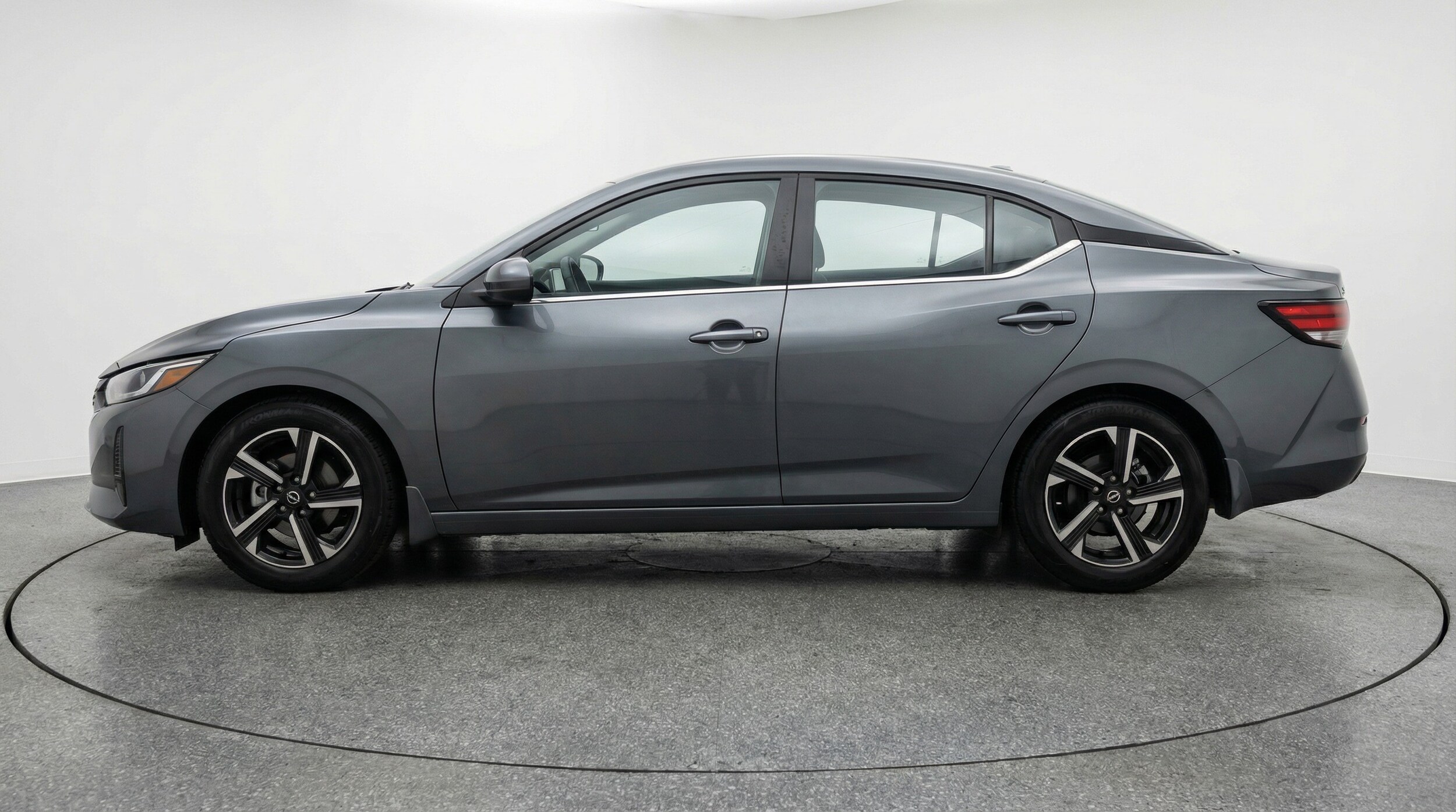 Thumbnail: 2025 Nissan Sentra - 4