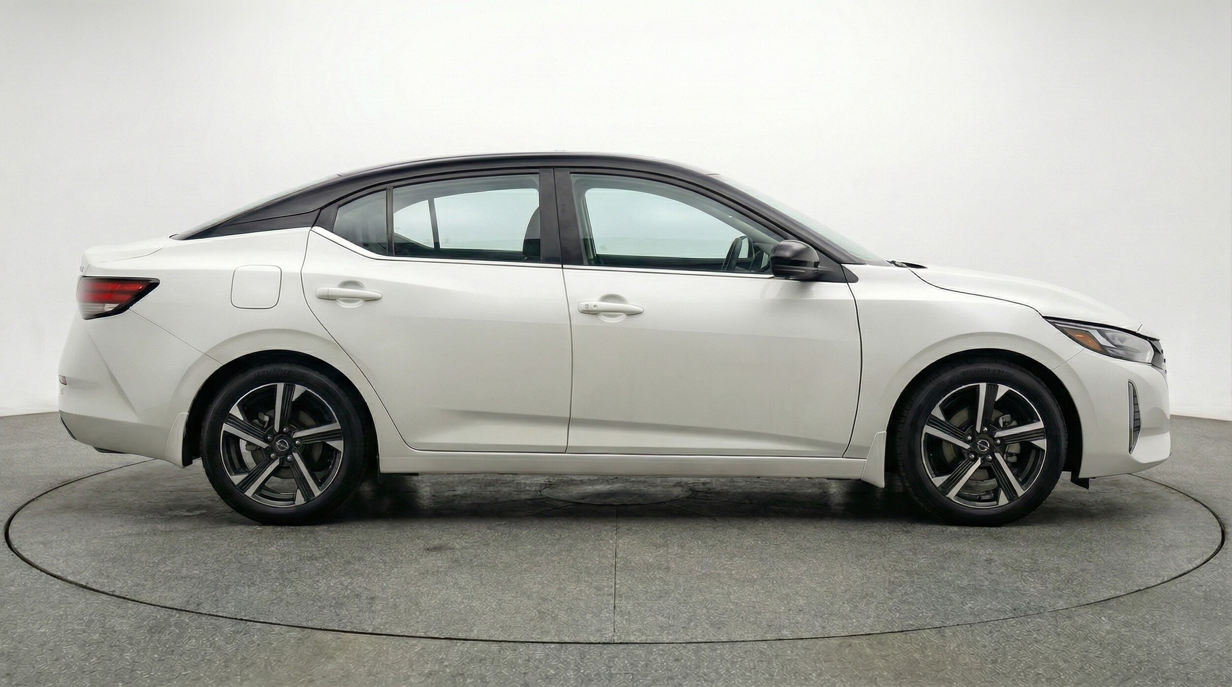 Thumbnail: 2025 Nissan Sentra - 8