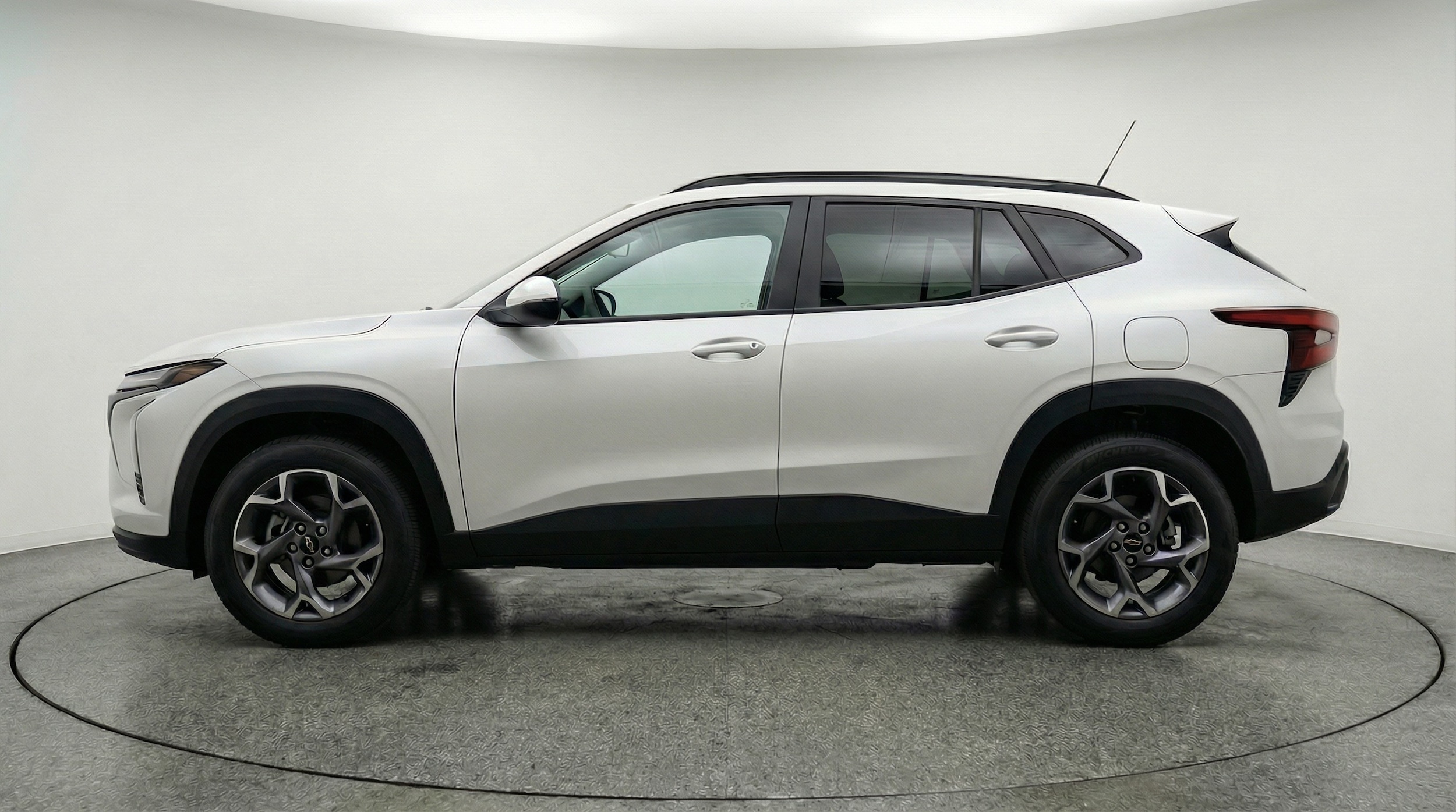 Thumbnail: 2025 Chevrolet Trax - 4