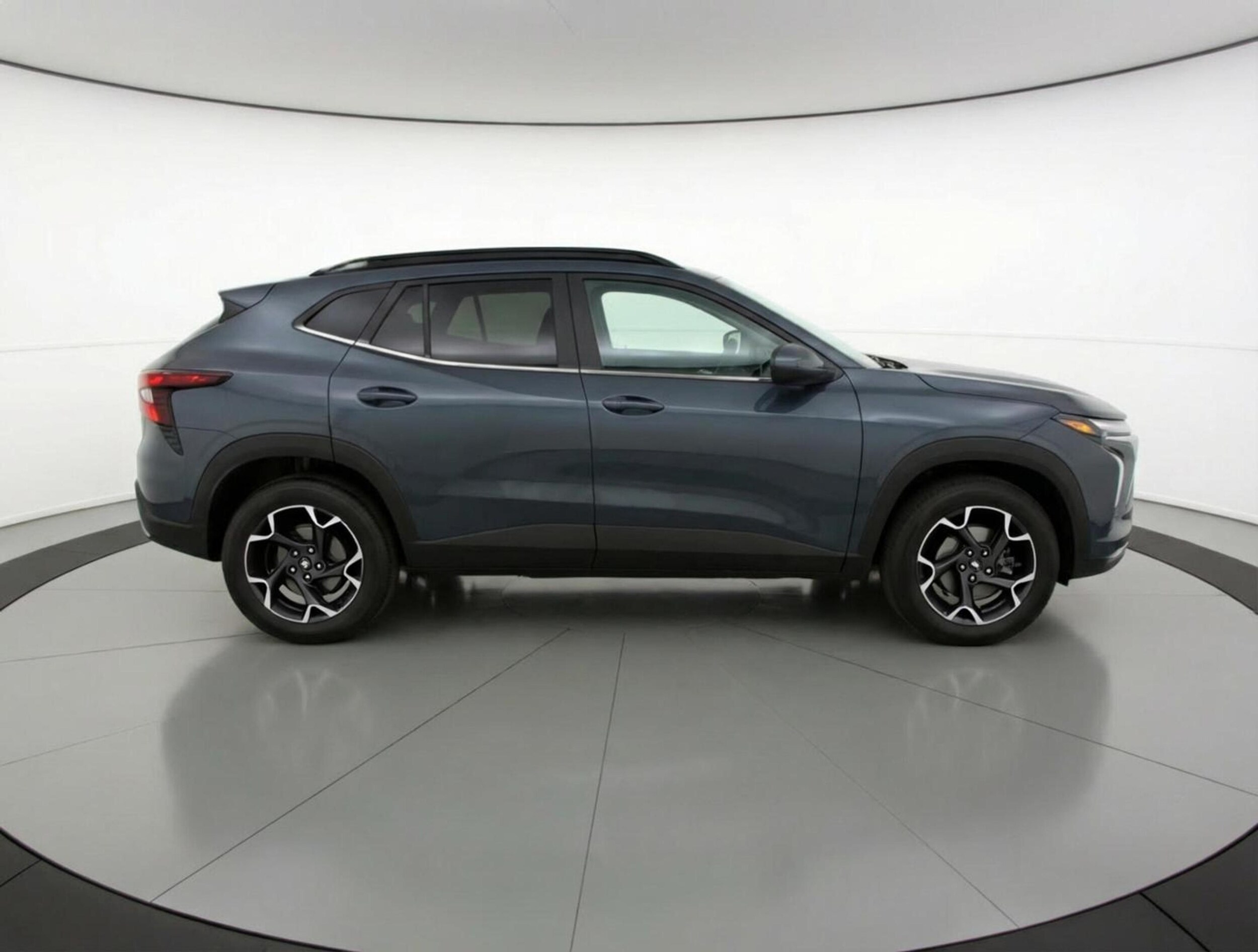 Thumbnail: 2025 Chevrolet Trax - 8