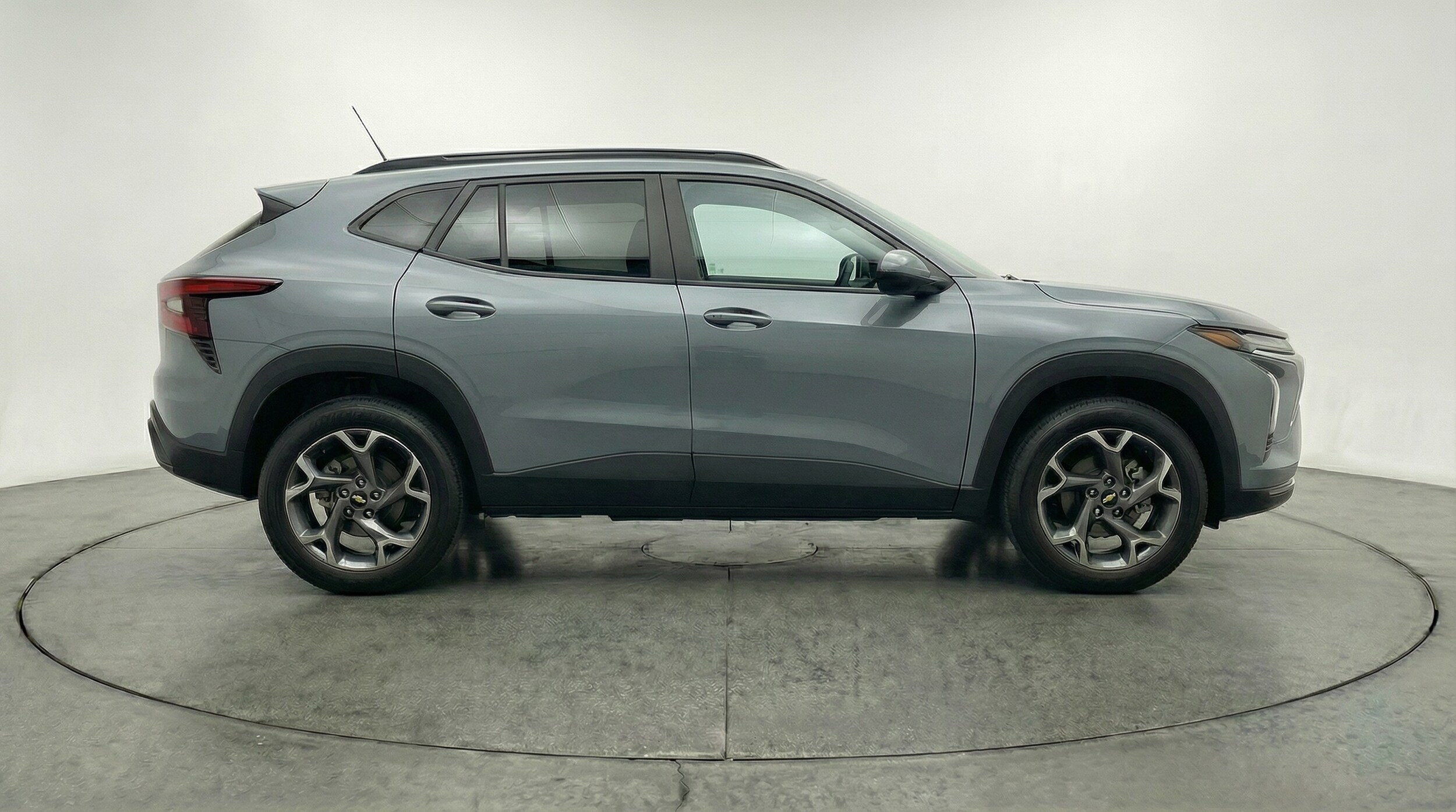 Thumbnail: 2025 Chevrolet Trax - 8