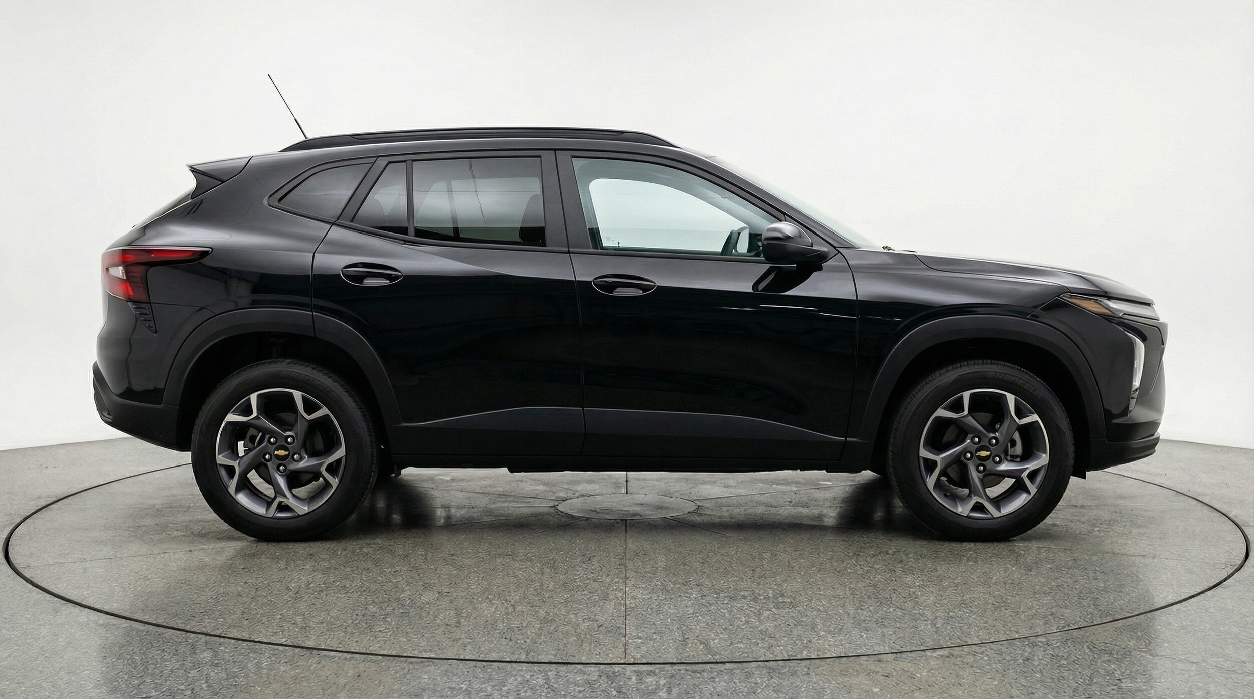 Thumbnail: 2025 Chevrolet Trax - 8