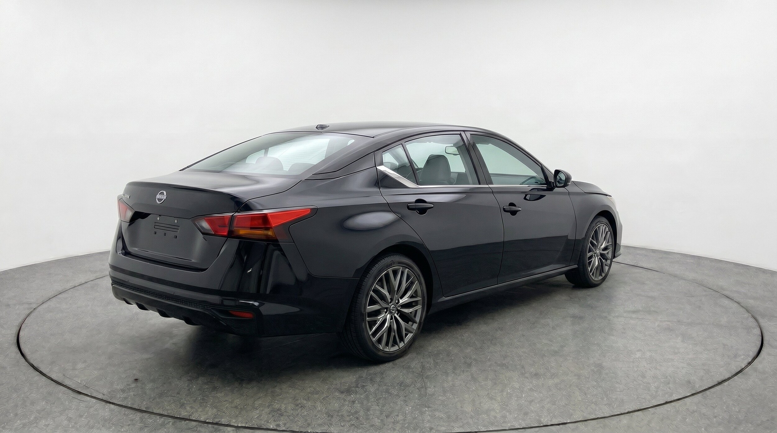 Thumbnail: 2025 Nissan Altima - 9