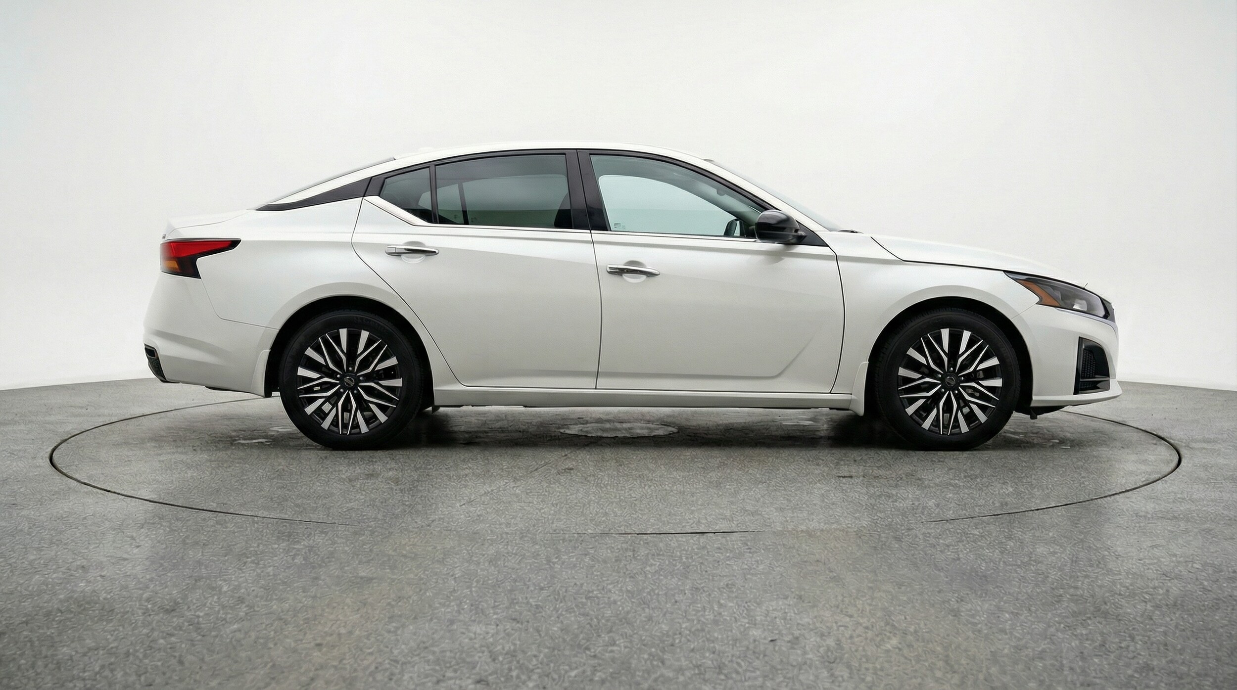 Thumbnail: 2025 Nissan Altima - 8