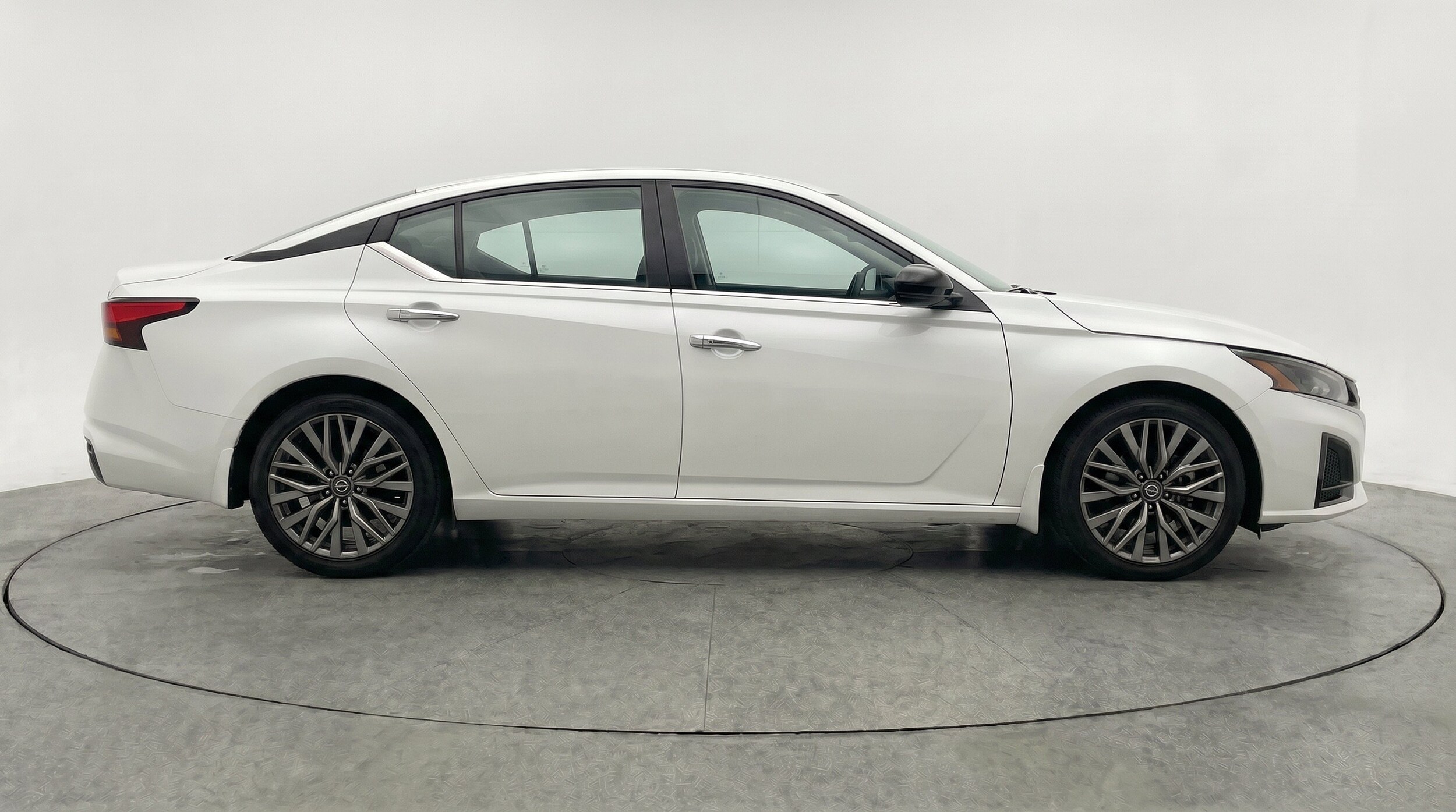 Thumbnail: 2025 Nissan Altima - 10