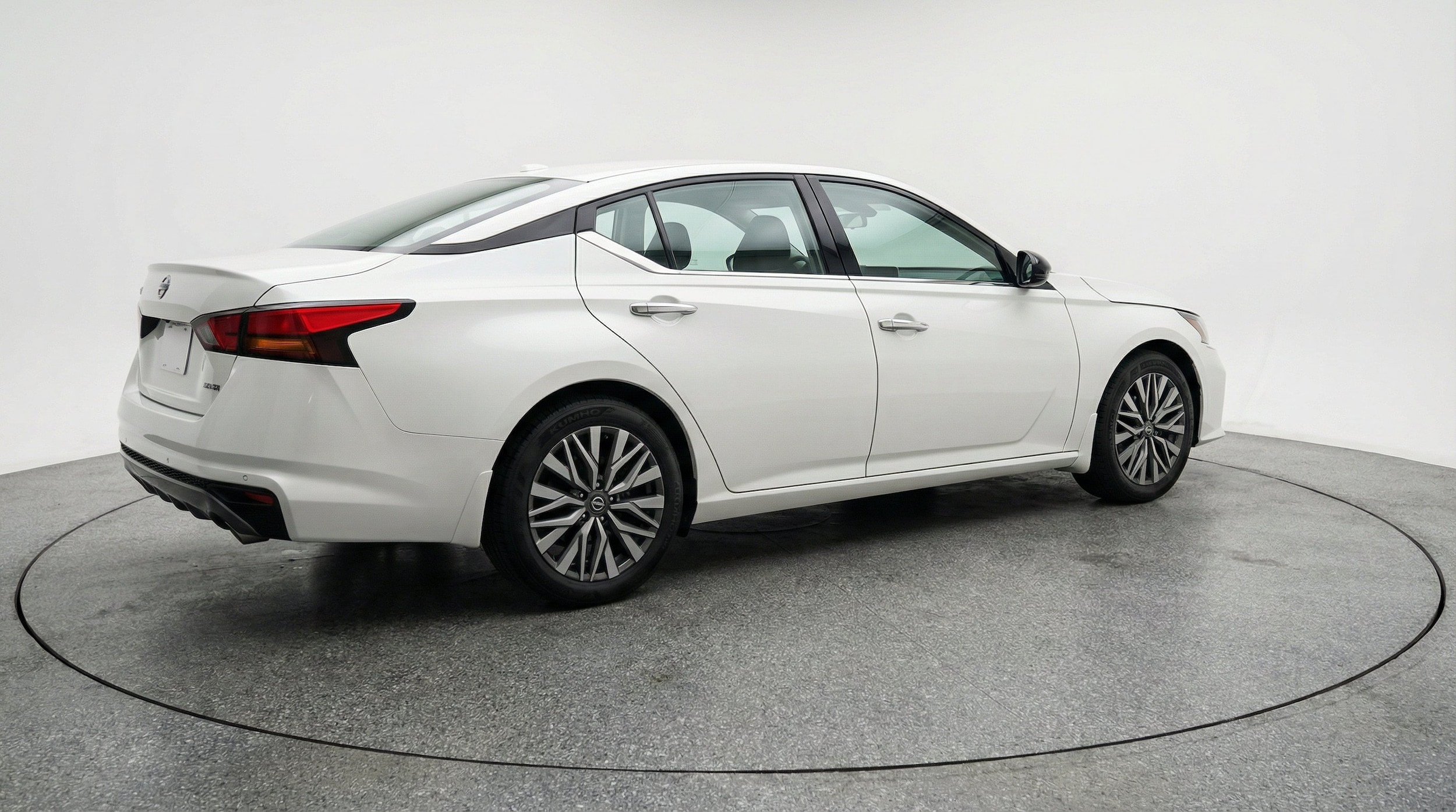 Thumbnail: 2025 Nissan Altima - 9