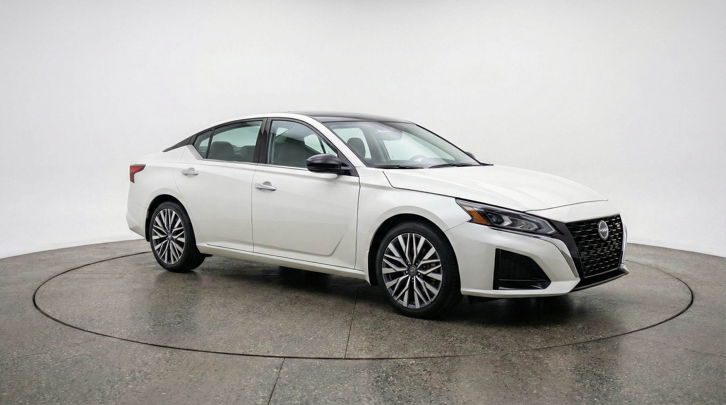 Thumbnail: 2025 Nissan Altima - 1