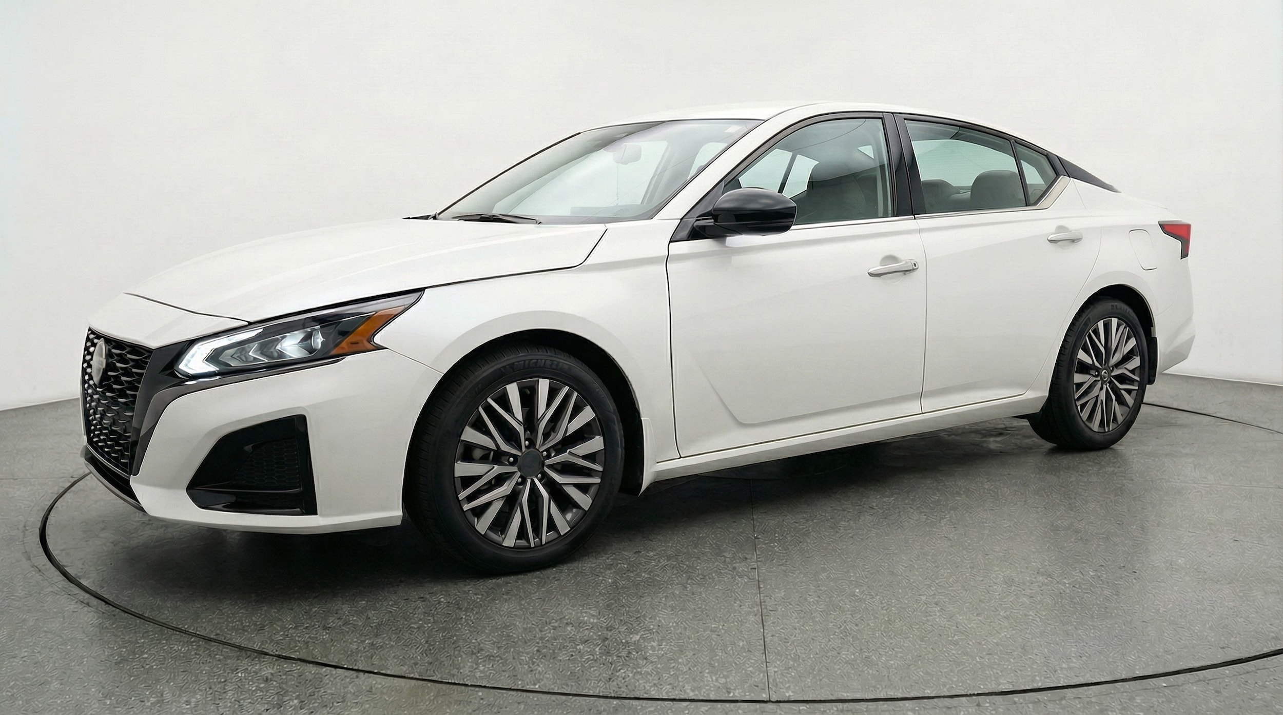 Thumbnail: 2025 Nissan Altima - 3