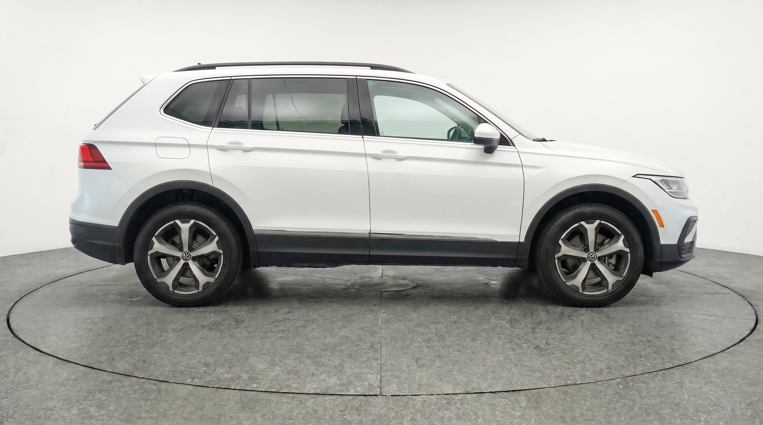 Thumbnail: 2026 Volkswagen Tiguan - 11