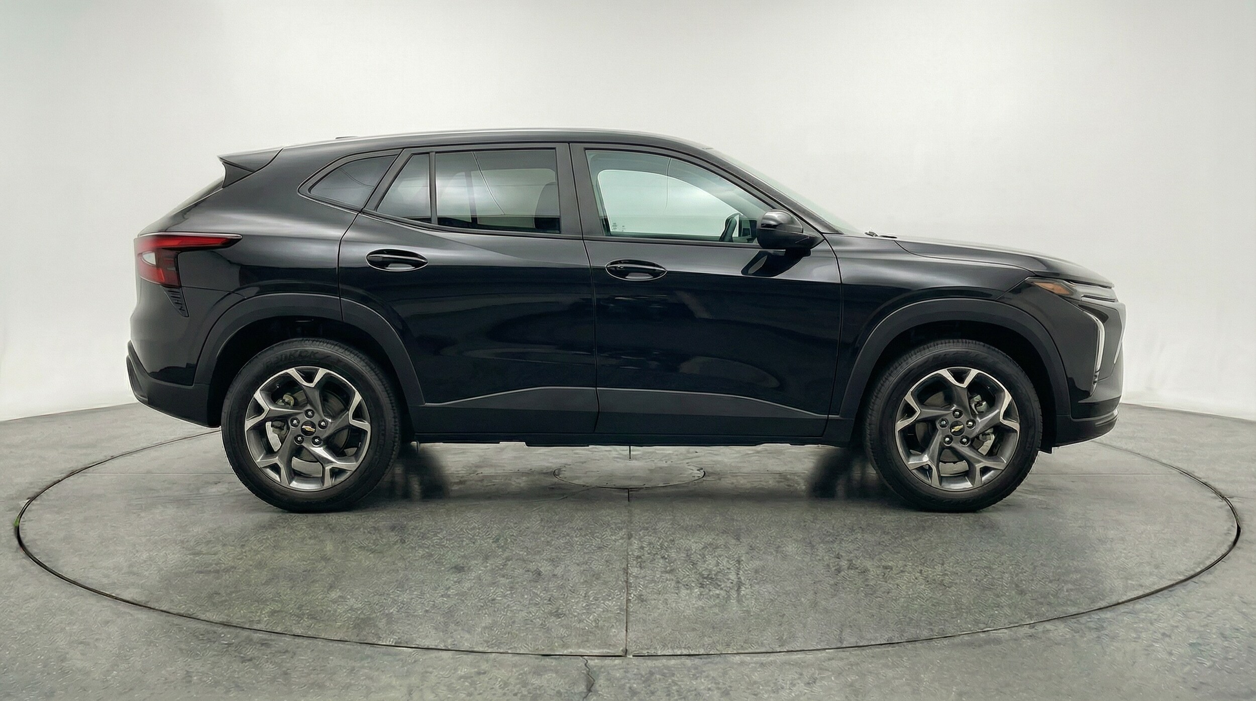 Thumbnail: 2025 Chevrolet Trax - 8