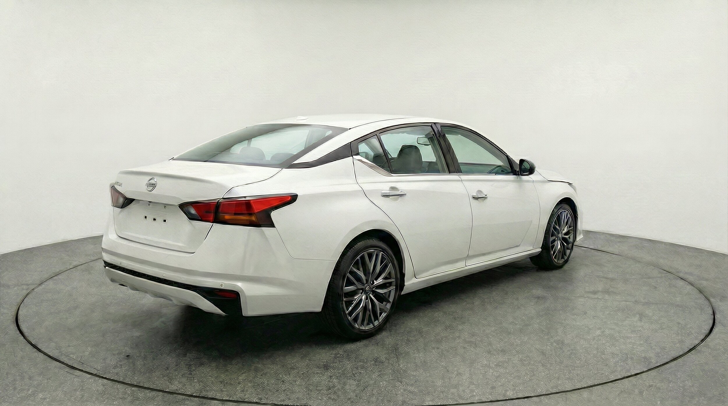 Thumbnail: 2025 Nissan Altima - 9