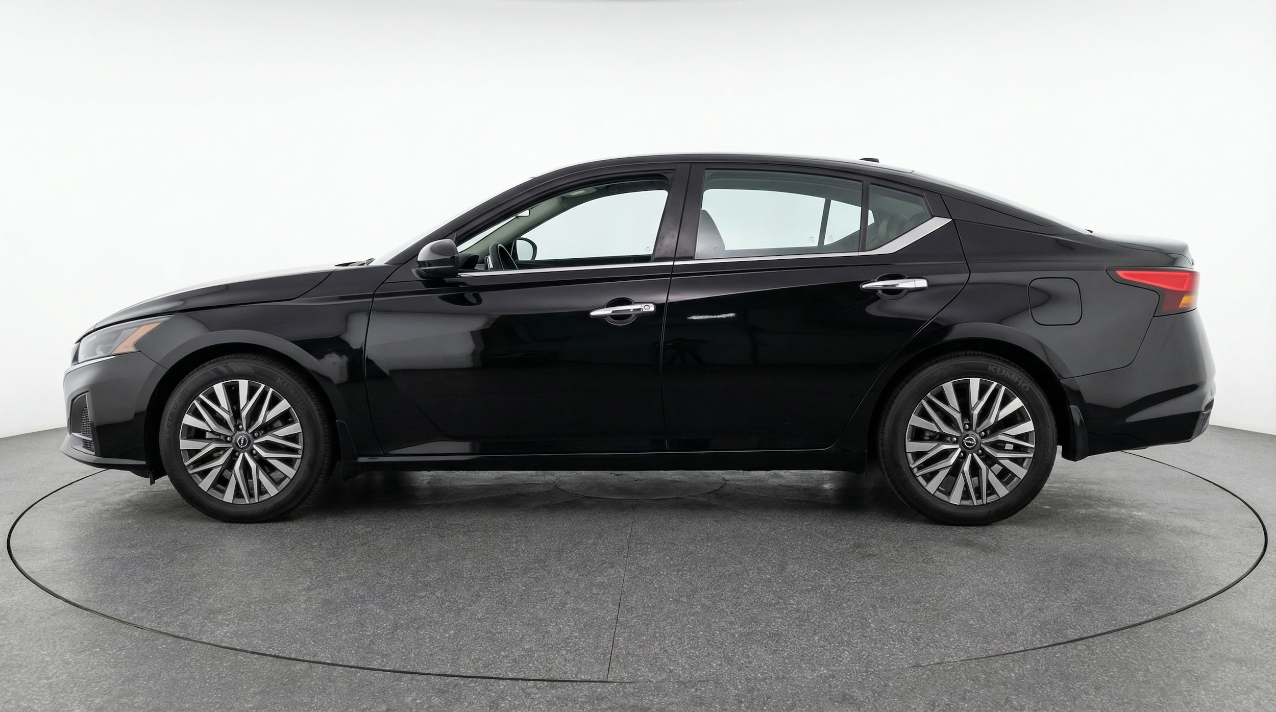 Thumbnail: 2025 Nissan Altima - 4