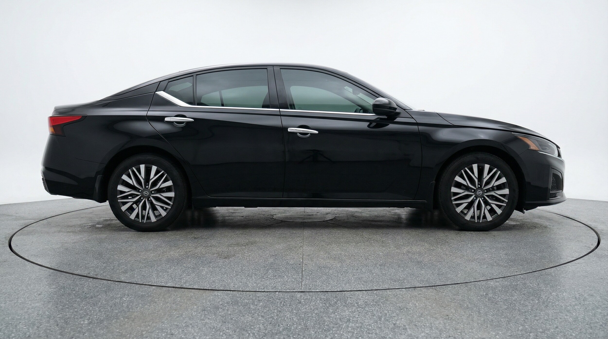 Thumbnail: 2025 Nissan Altima - 8