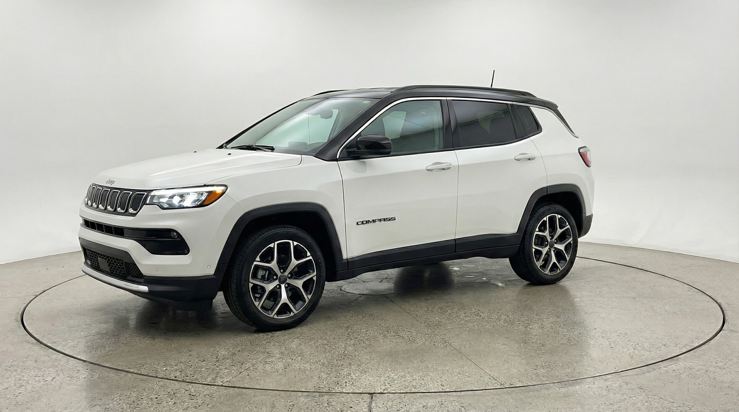 Thumbnail: 2025 Jeep Compass - 3