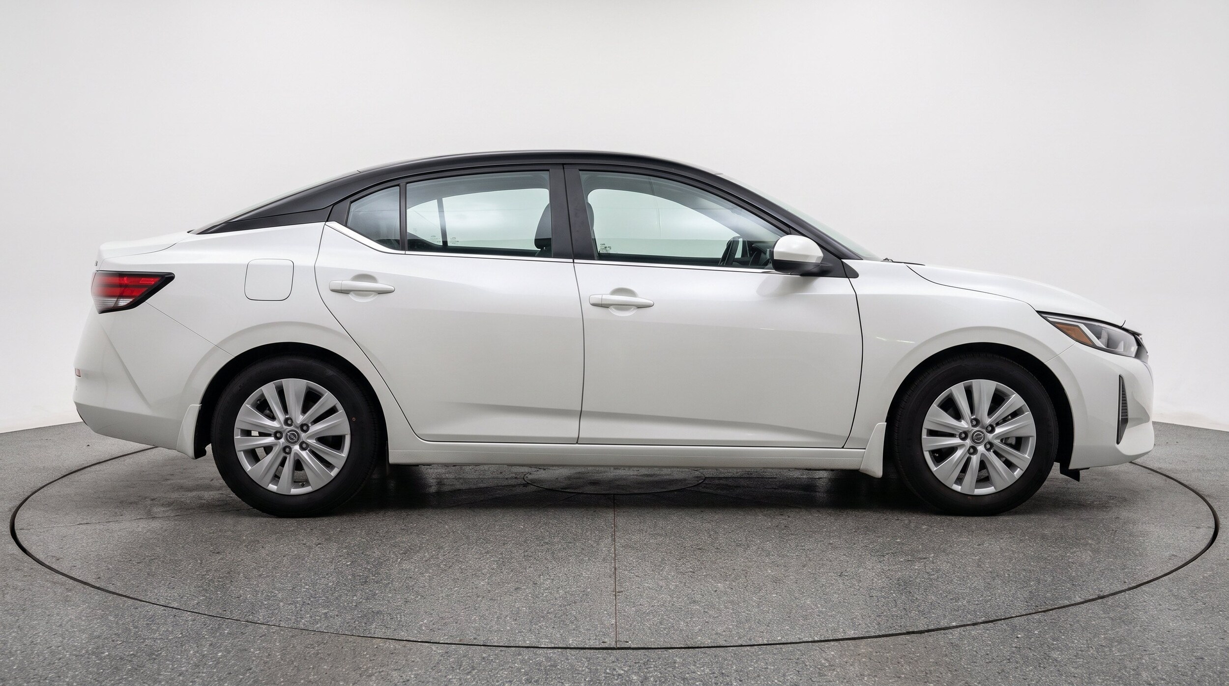 Thumbnail: 2025 Nissan Sentra - 10