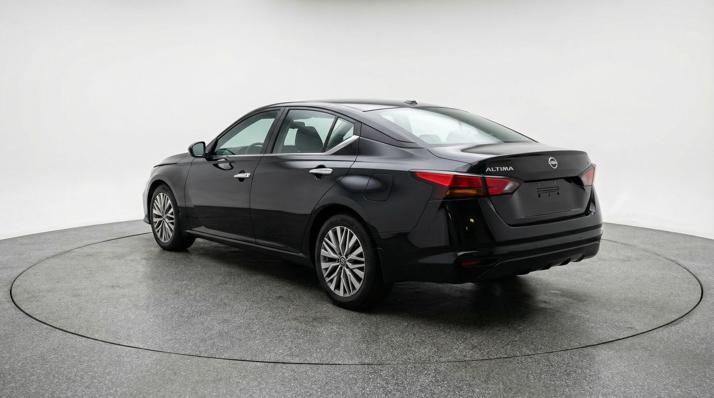 Thumbnail: 2025 Nissan Altima - 5