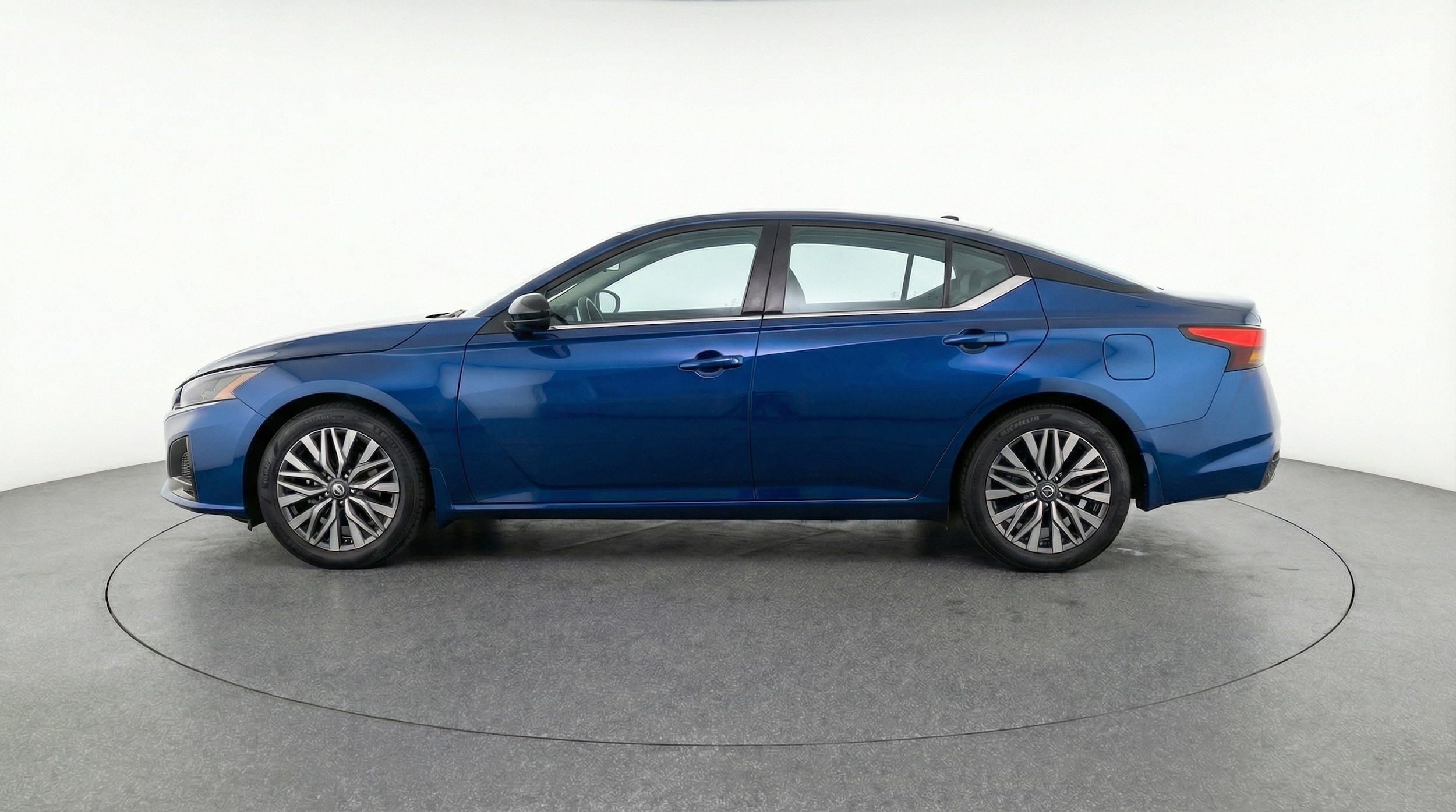 Thumbnail: 2025 Nissan Altima - 4