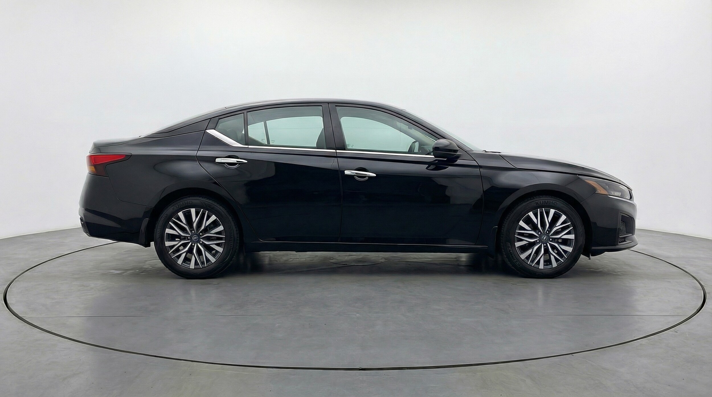 Thumbnail: 2025 Nissan Altima - 8