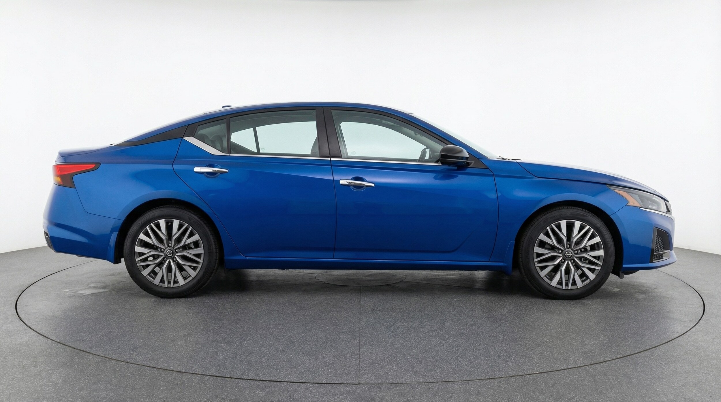 Thumbnail: 2025 Nissan Altima - 8