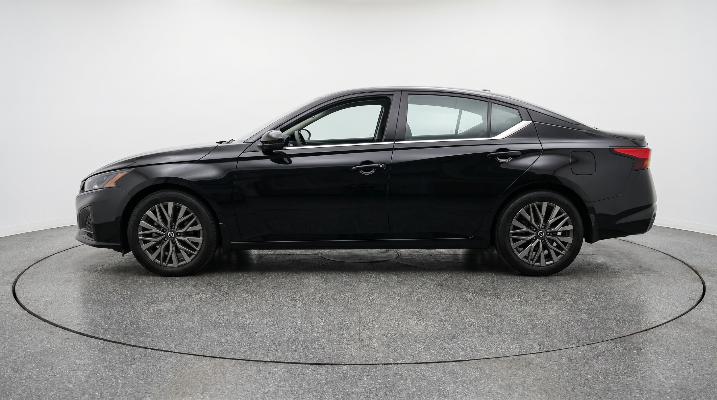 Thumbnail: 2025 Nissan Altima - 4