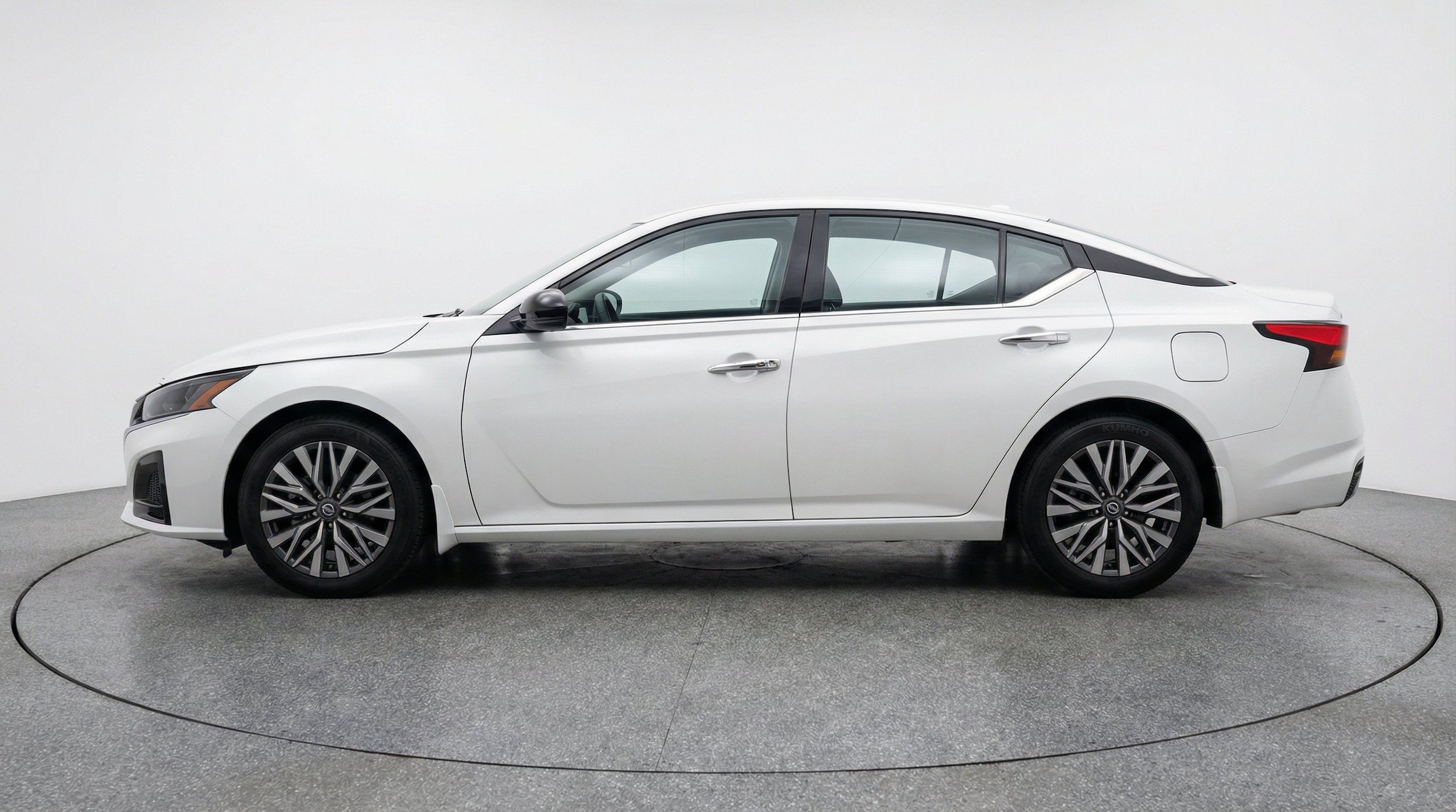 Thumbnail: 2025 Nissan Altima - 5