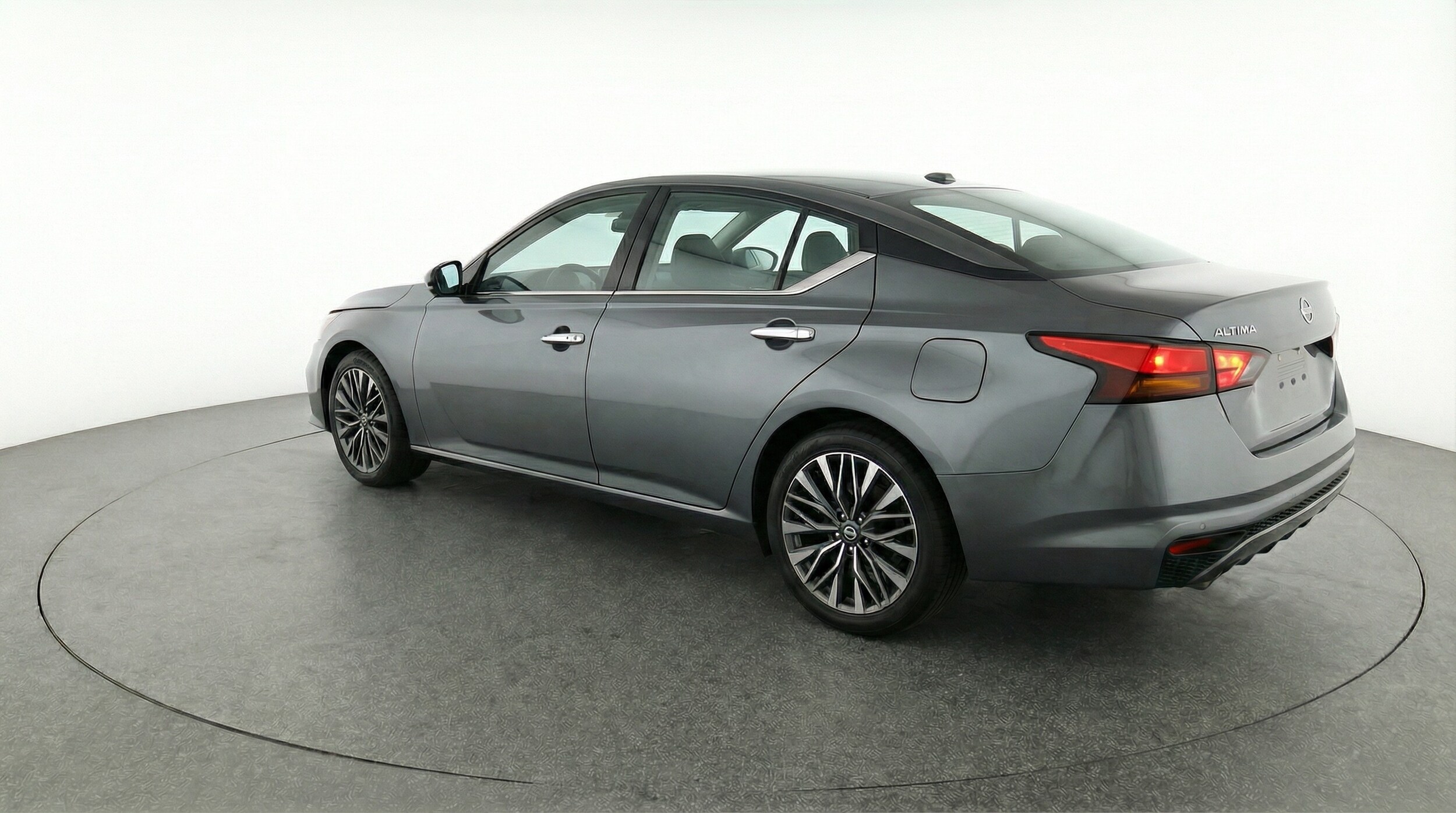 Thumbnail: 2025 Nissan Altima - 5