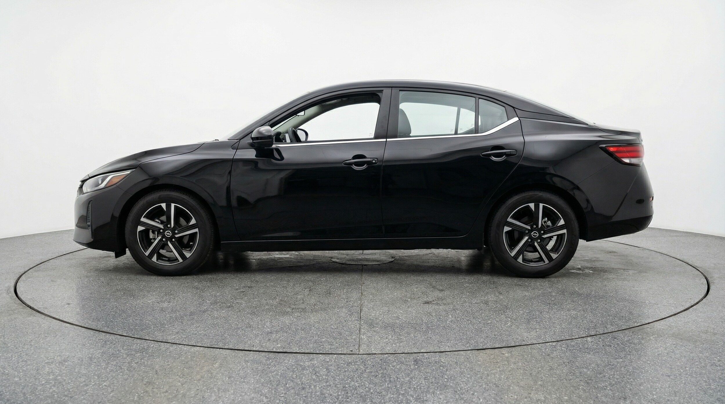 Thumbnail: 2025 Nissan Sentra - 4