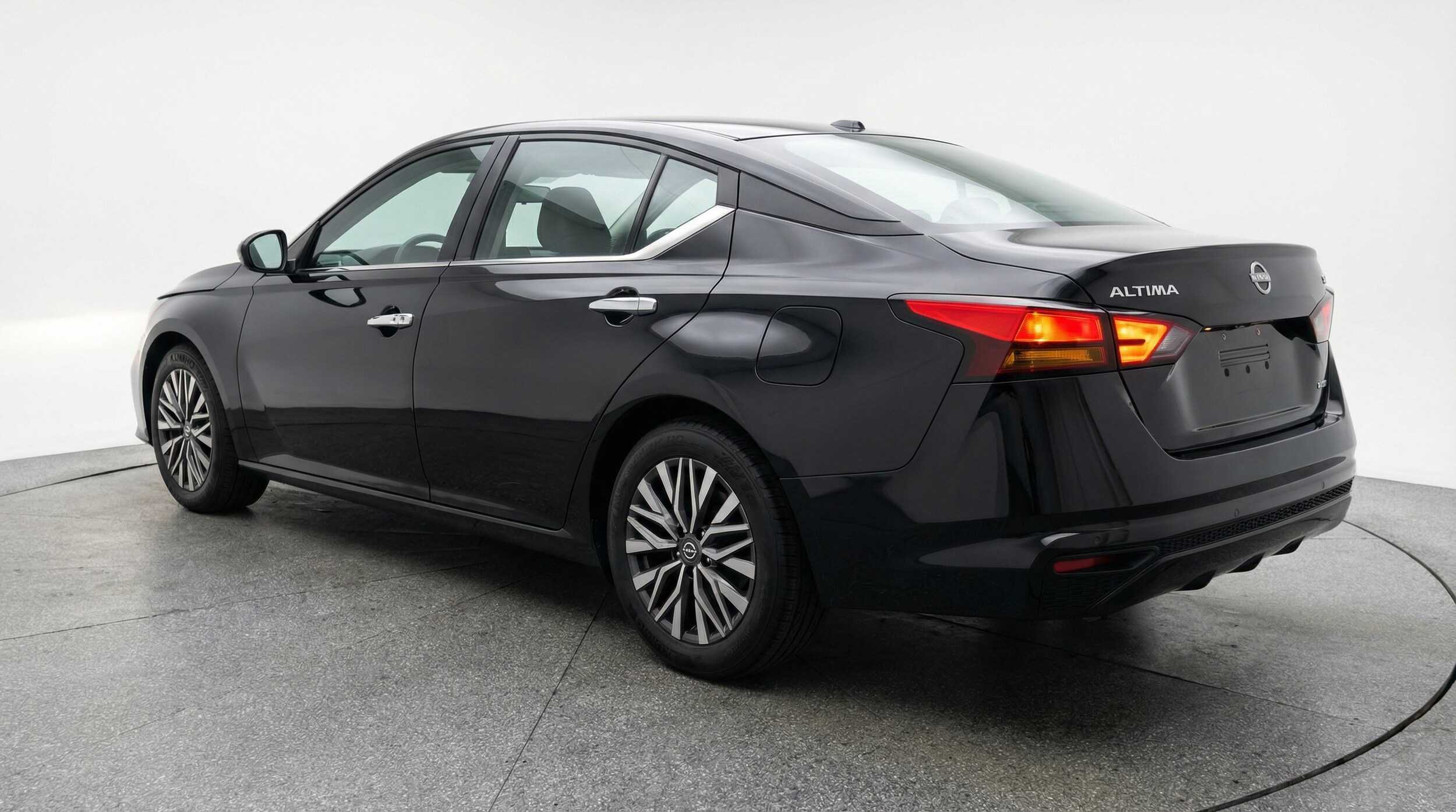 Thumbnail: 2025 Nissan Altima - 5