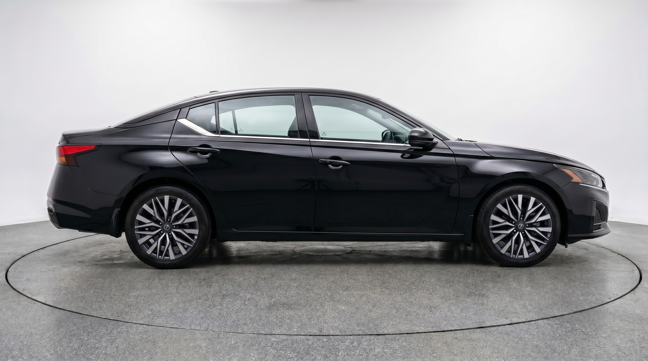 Thumbnail: 2025 Nissan Altima - 8