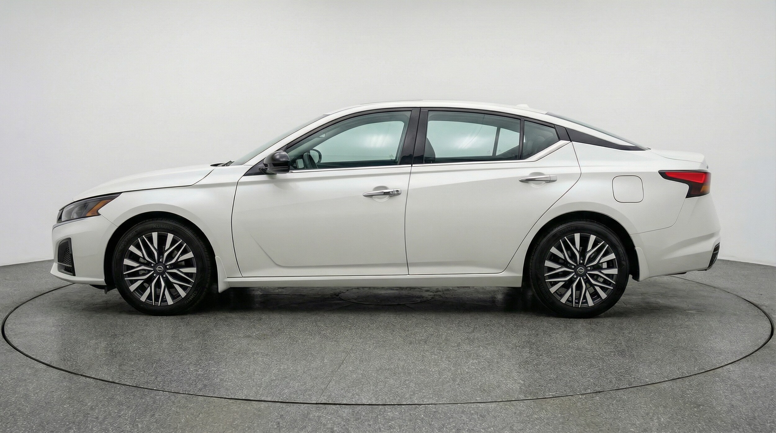 Thumbnail: 2025 Nissan Altima - 4
