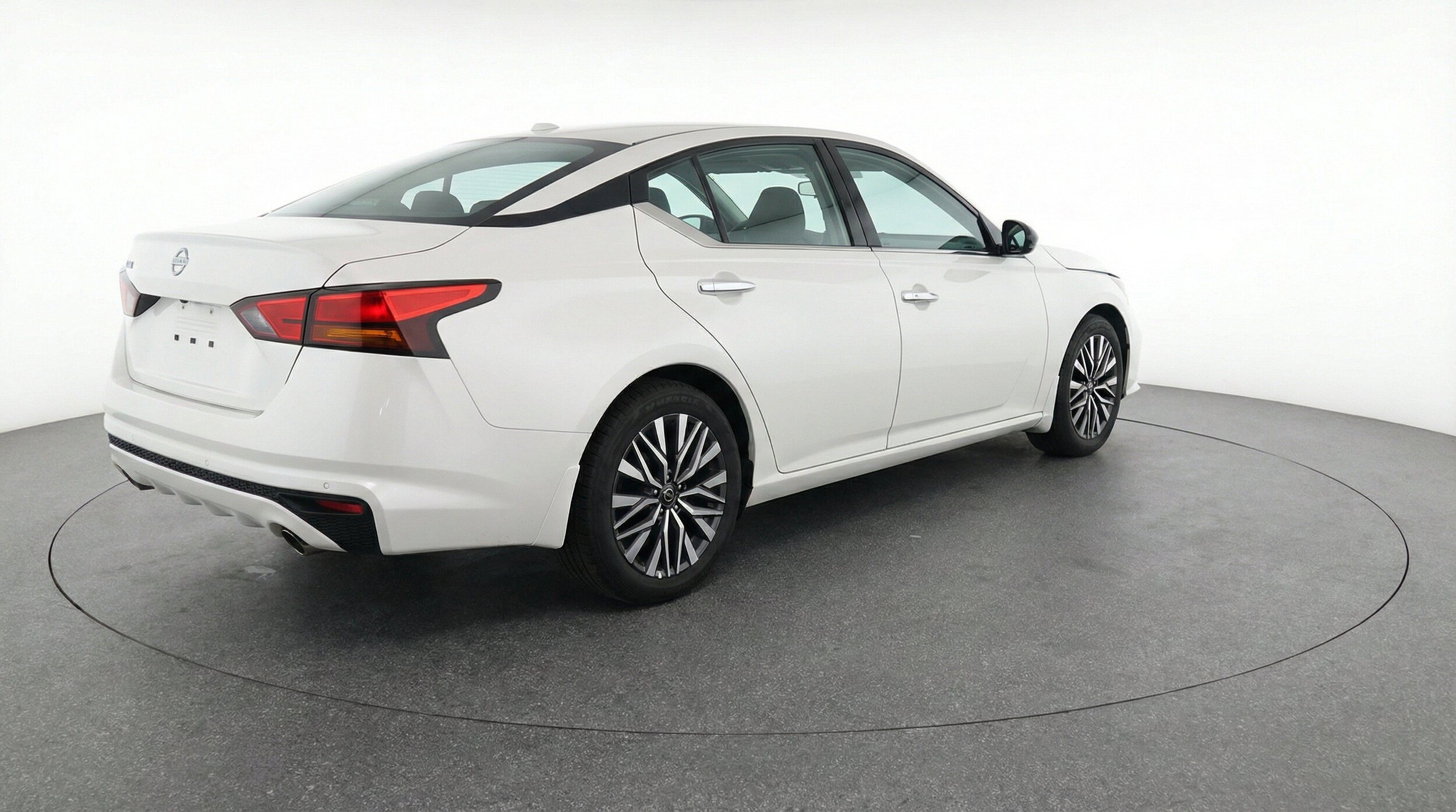 Thumbnail: 2025 Nissan Altima - 9