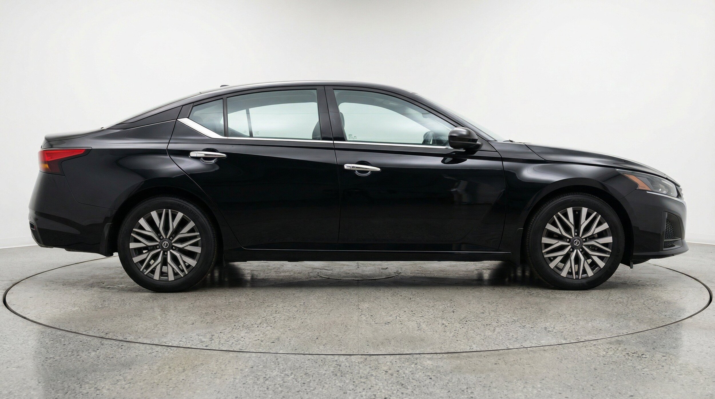 Thumbnail: 2025 Nissan Altima - 10
