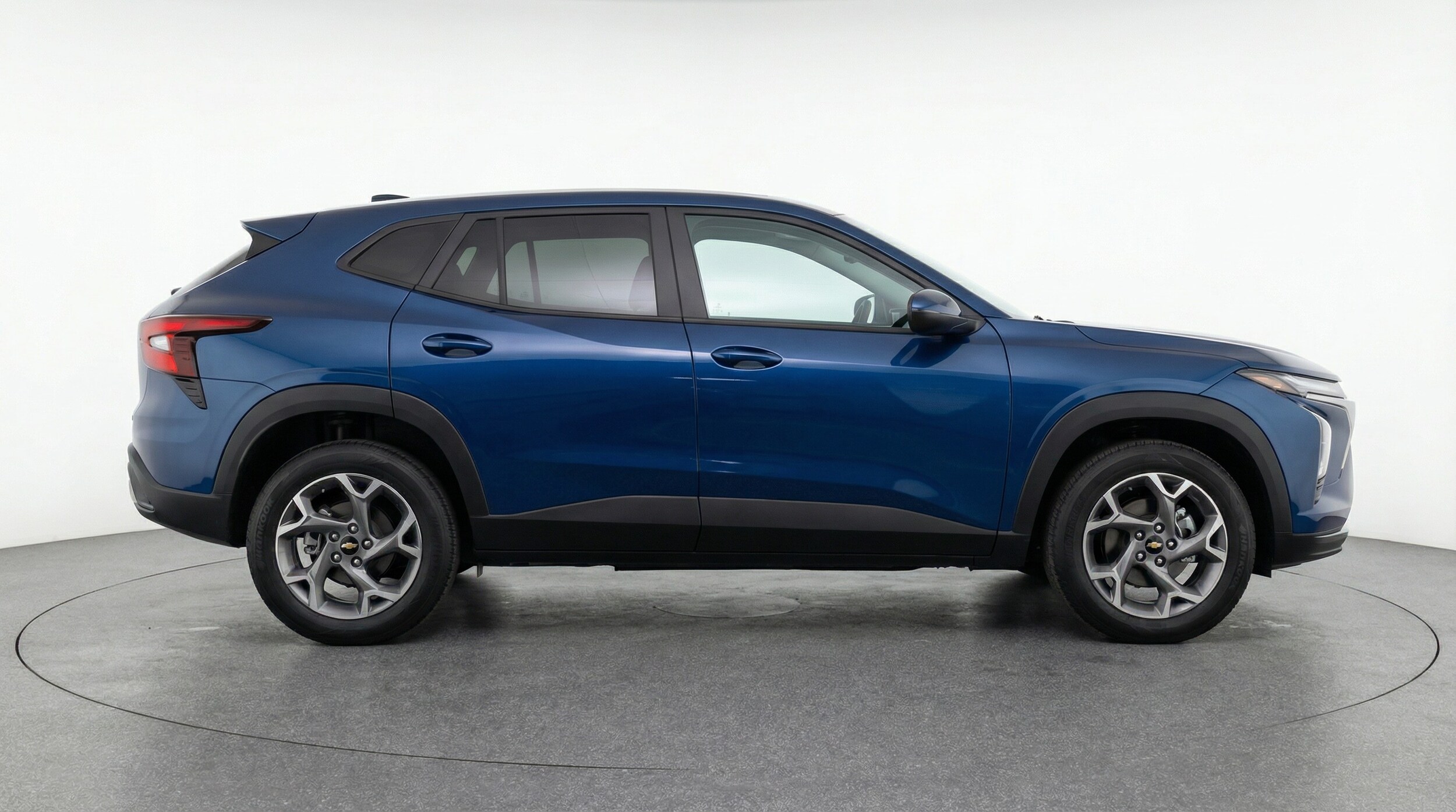 Thumbnail: 2025 Chevrolet Trax - 8