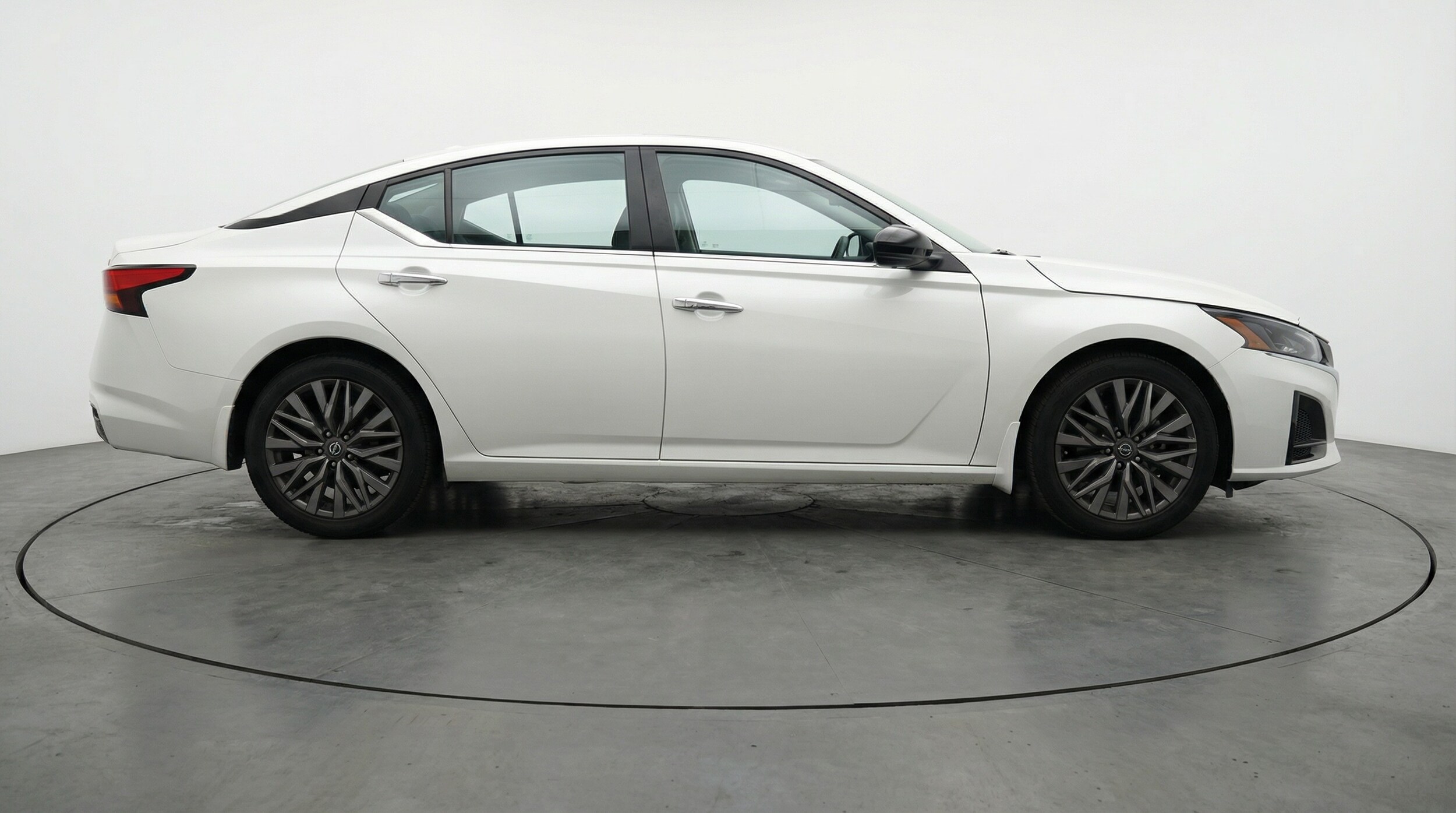 Thumbnail: 2025 Nissan Altima - 8