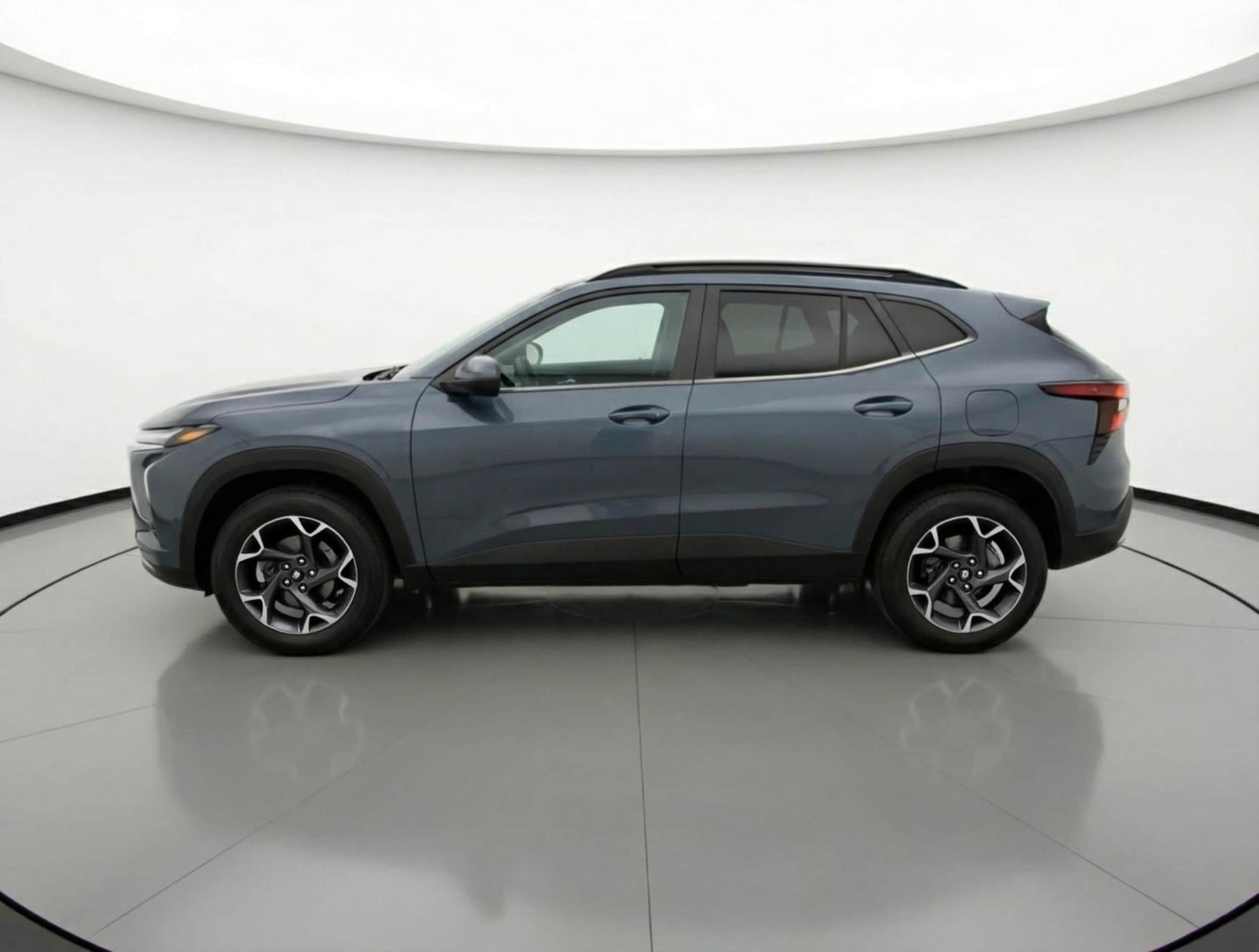 Thumbnail: 2025 Chevrolet Trax - 4