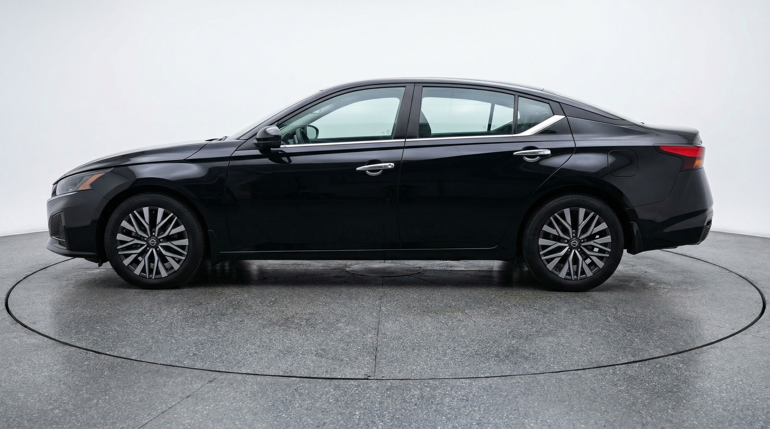 Thumbnail: 2025 Nissan Altima - 4
