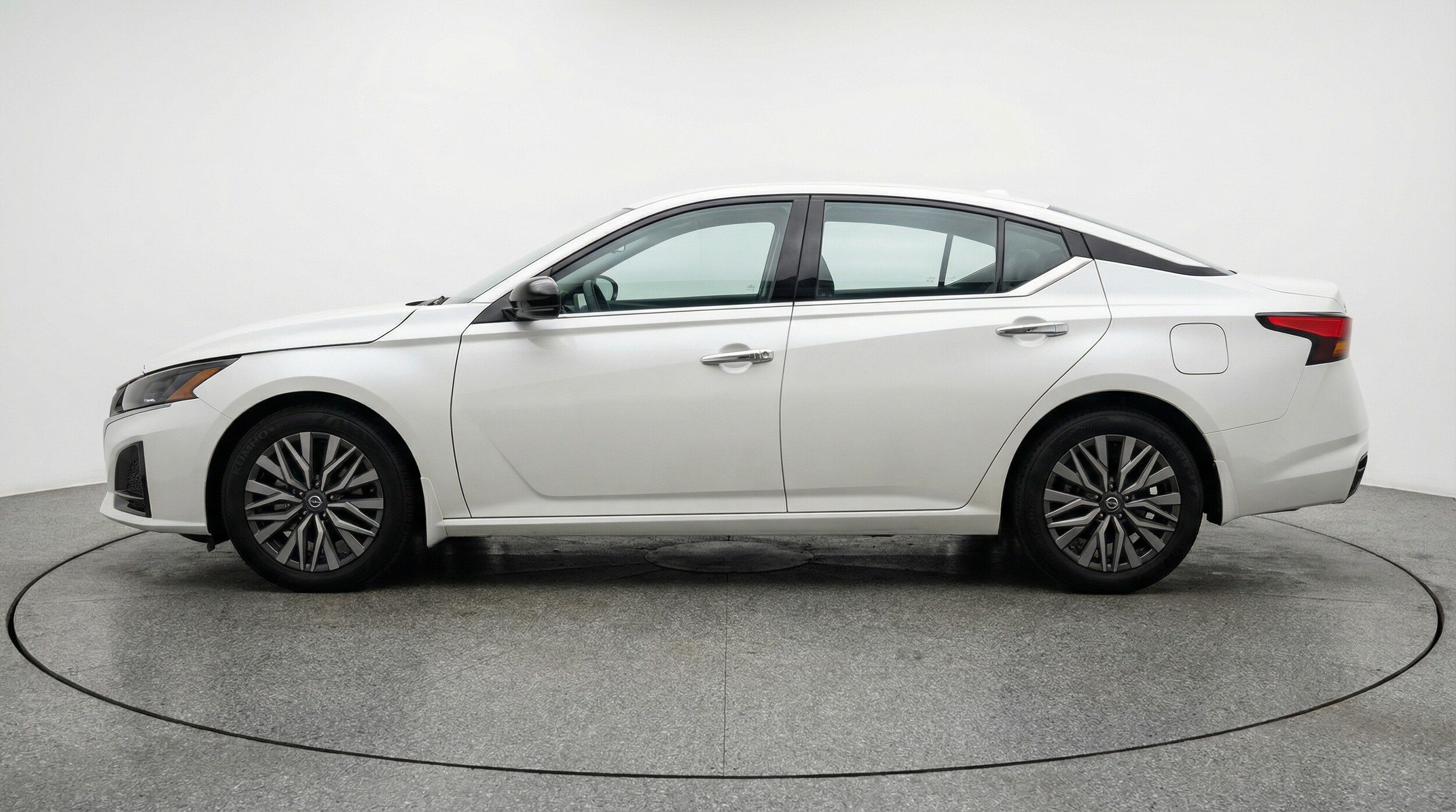 Thumbnail: 2025 Nissan Altima - 4
