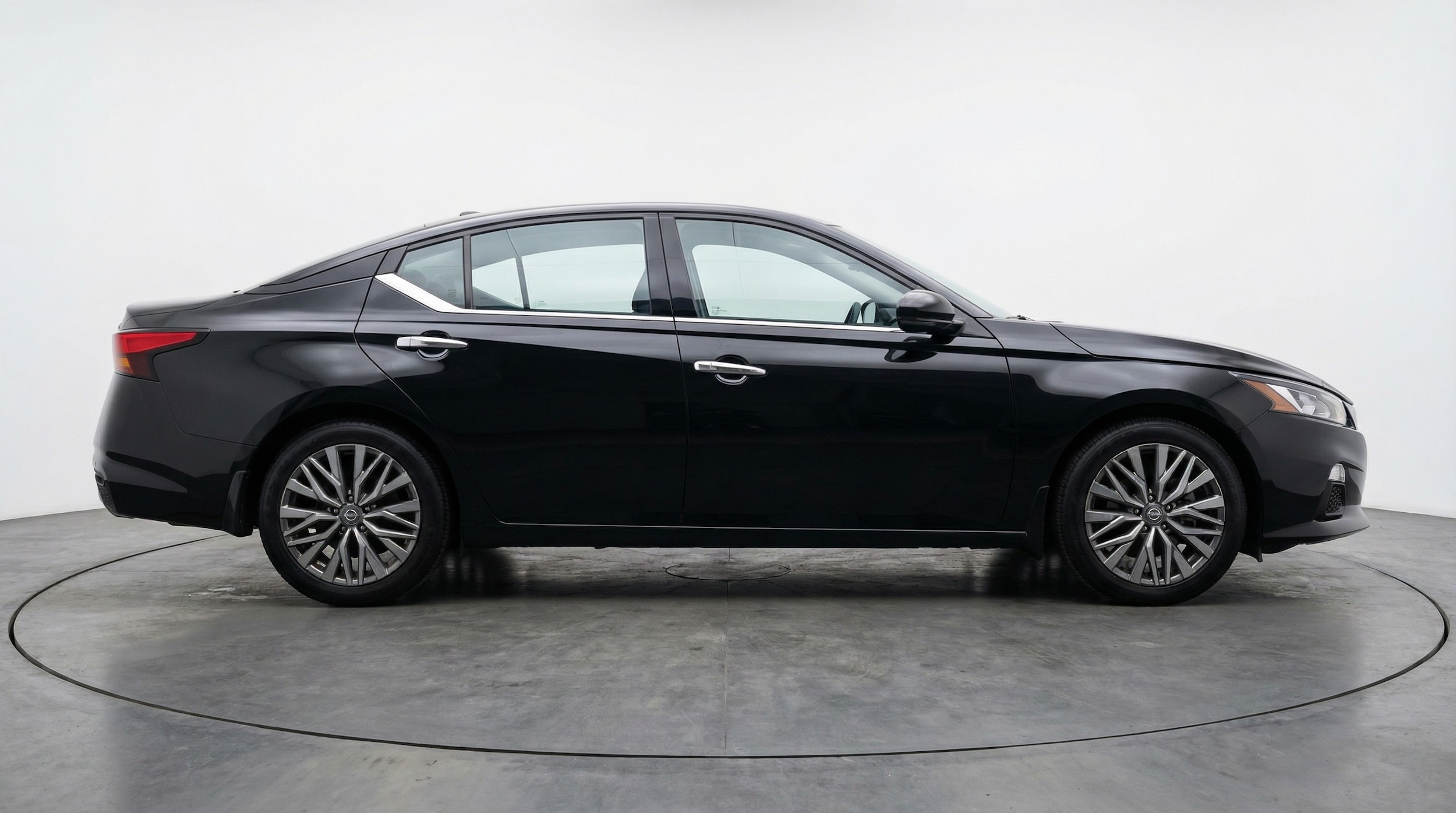 Thumbnail: 2025 Nissan Altima - 8