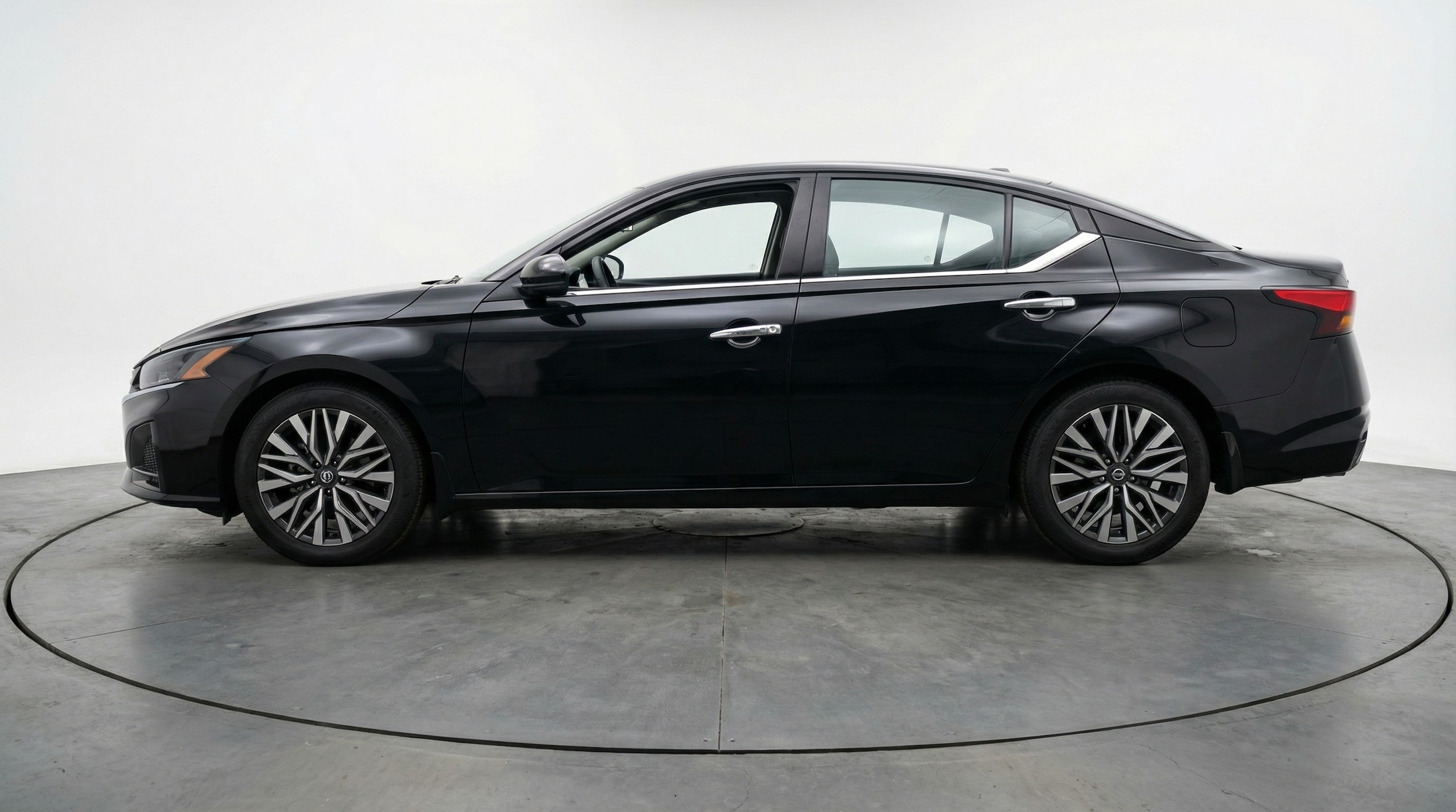 Thumbnail: 2025 Nissan Altima - 4