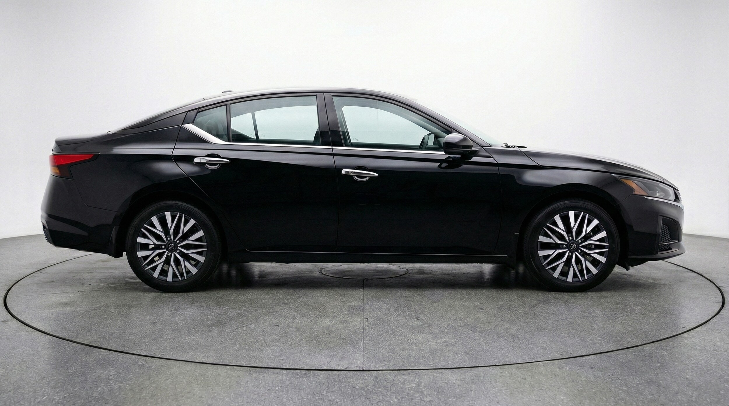 Thumbnail: 2025 Nissan Altima - 8