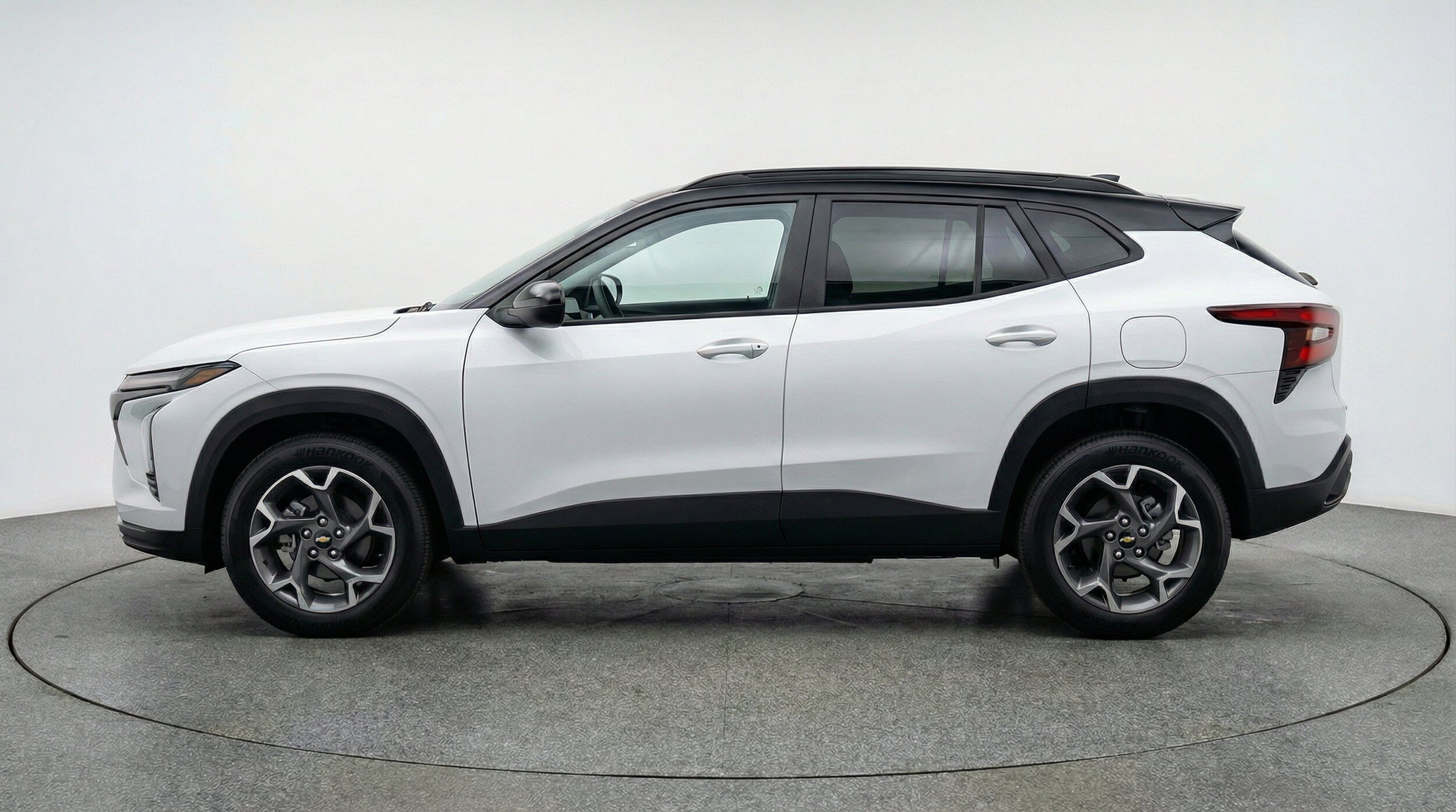 Thumbnail: 2025 Chevrolet Trax - 3