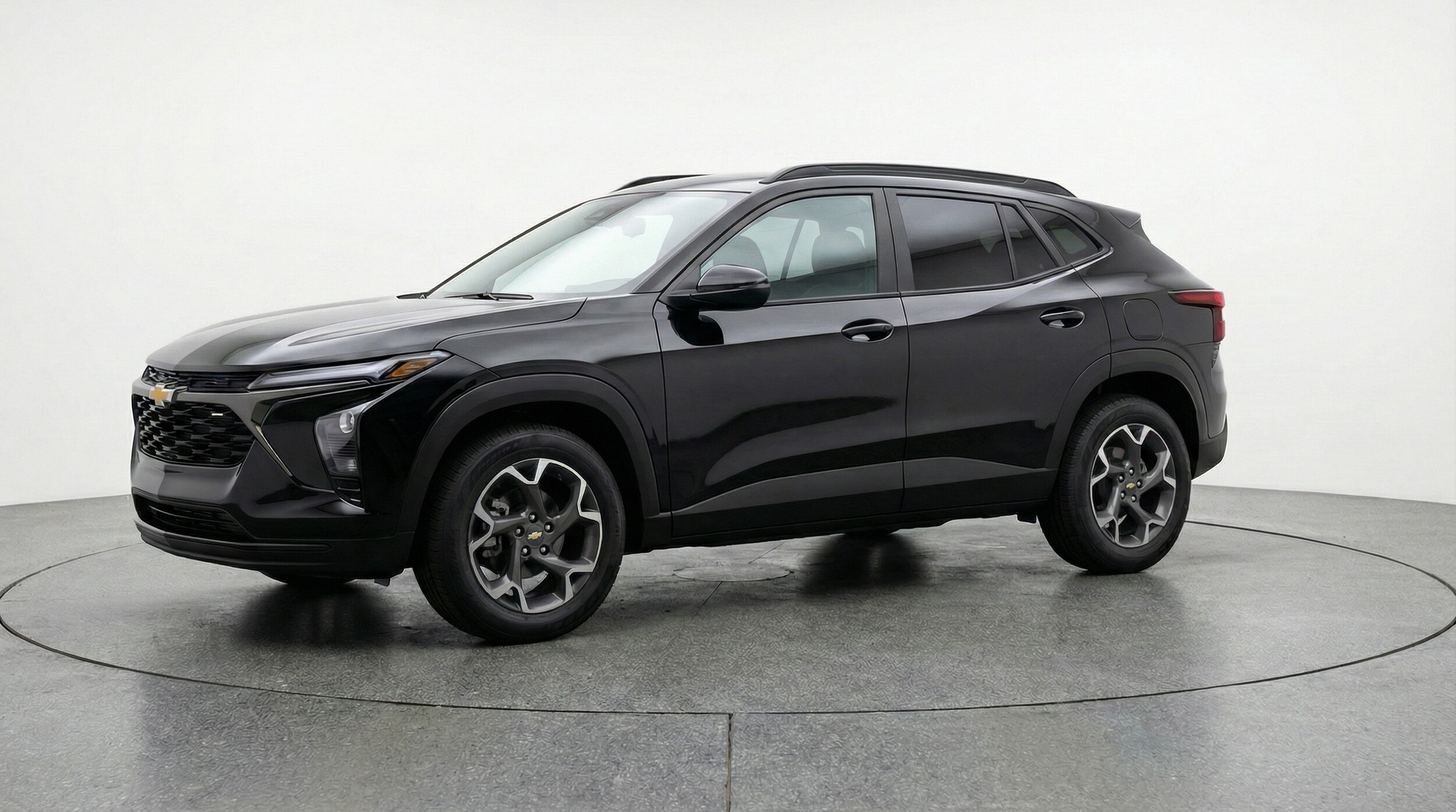 Thumbnail: 2025 Chevrolet Trax - 3