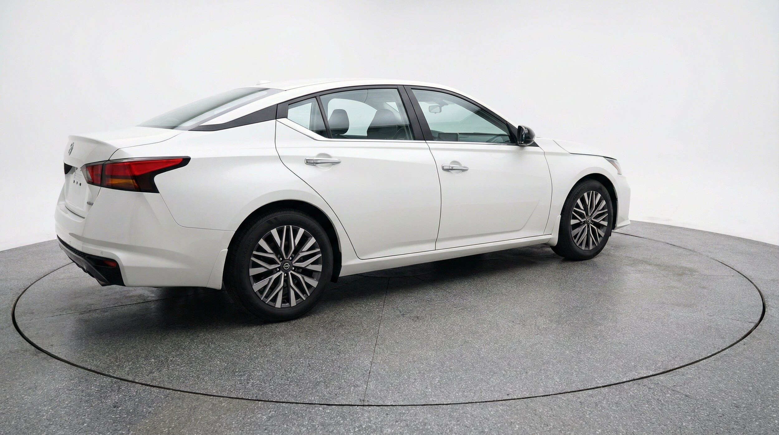 Thumbnail: 2025 Nissan Altima - 9