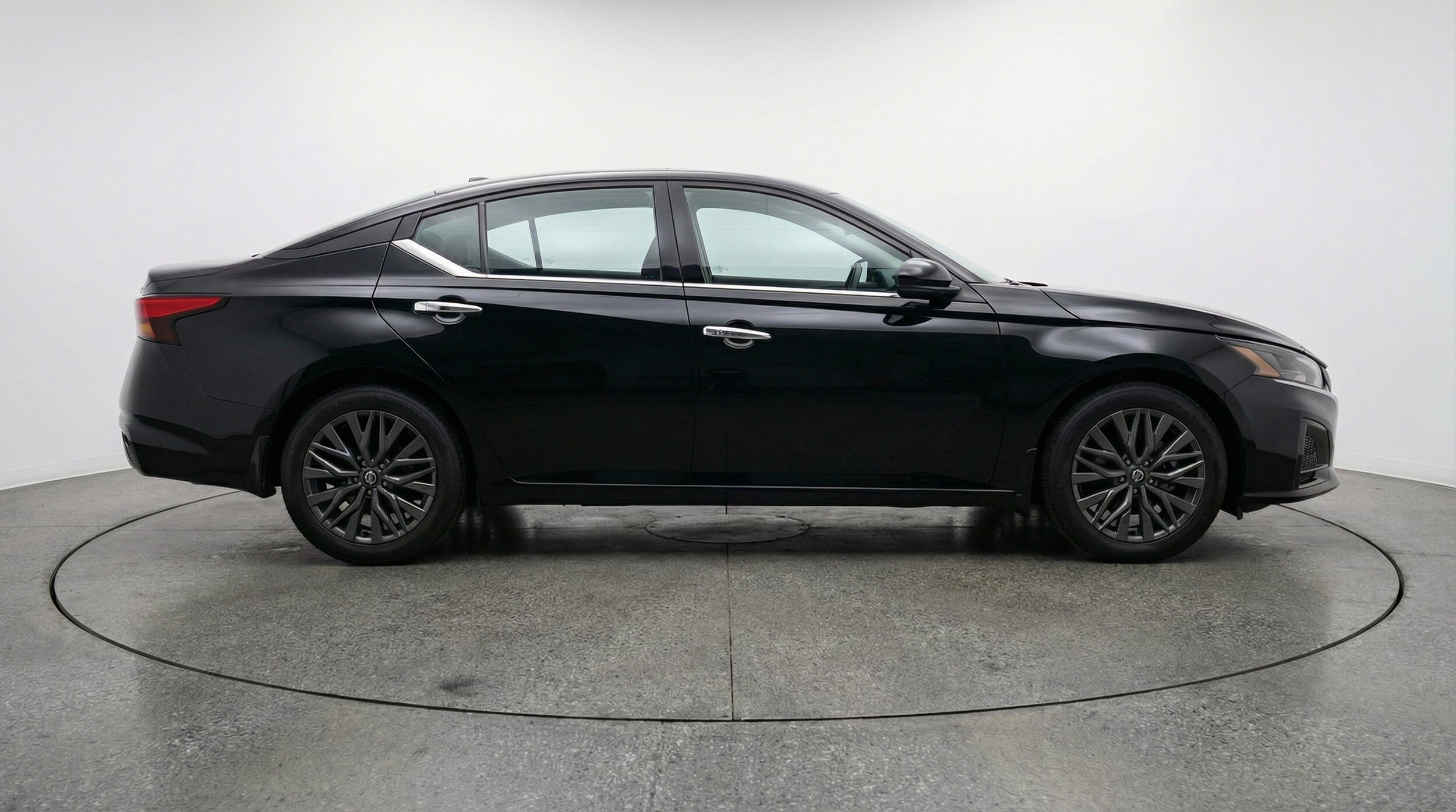 Thumbnail: 2025 Nissan Altima - 8