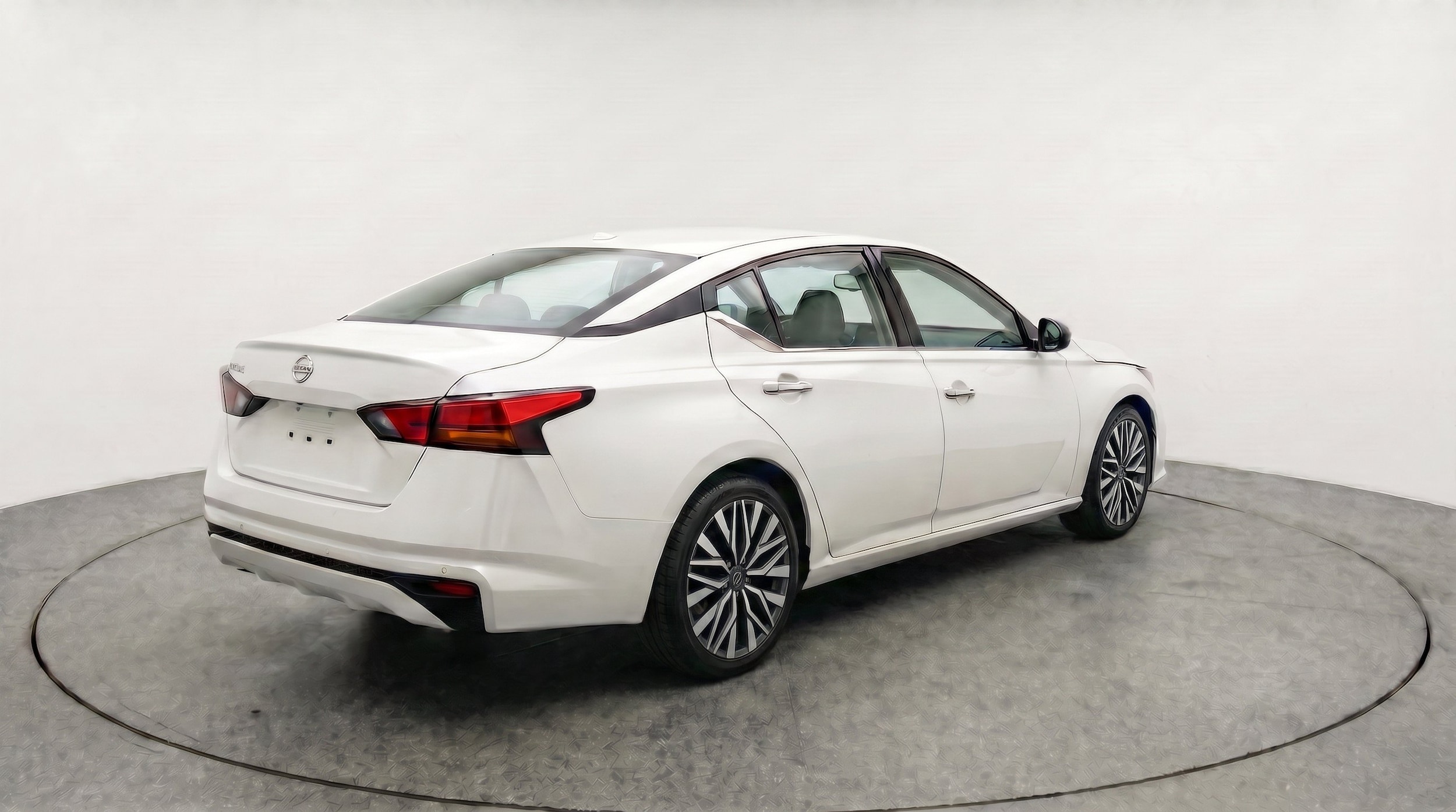 Thumbnail: 2025 Nissan Altima - 9