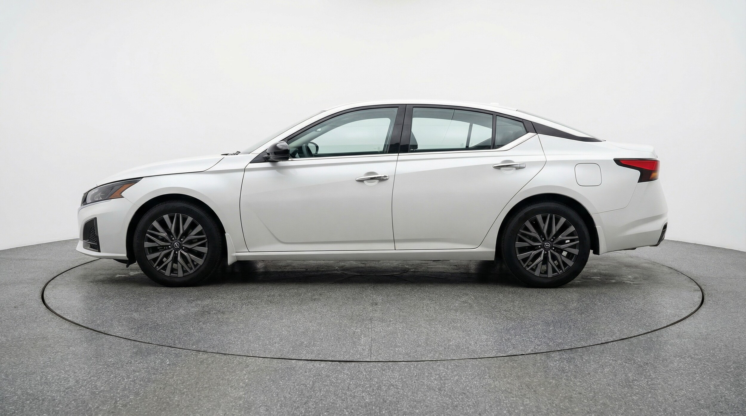 Thumbnail: 2025 Nissan Altima - 4