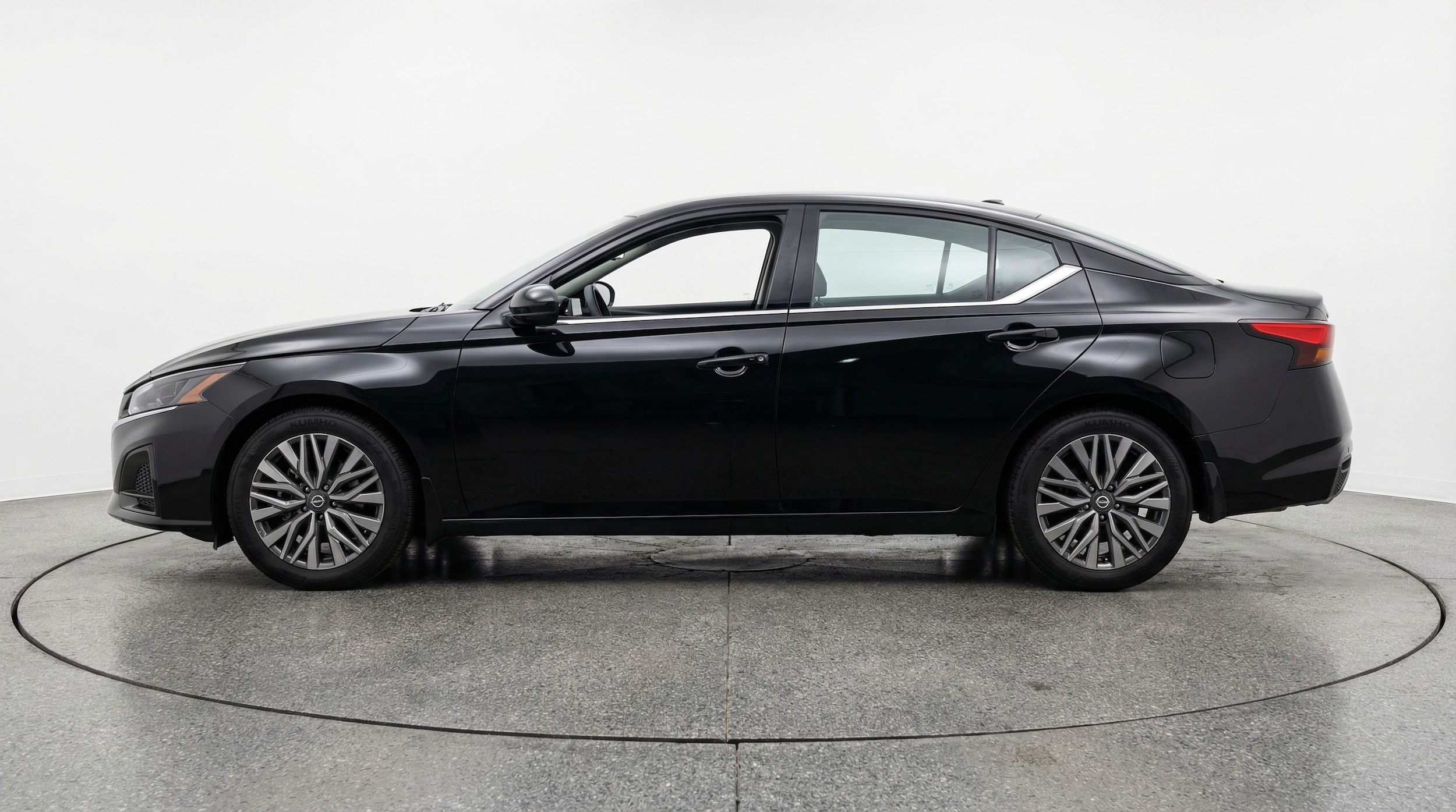 Thumbnail: 2025 Nissan Altima - 4